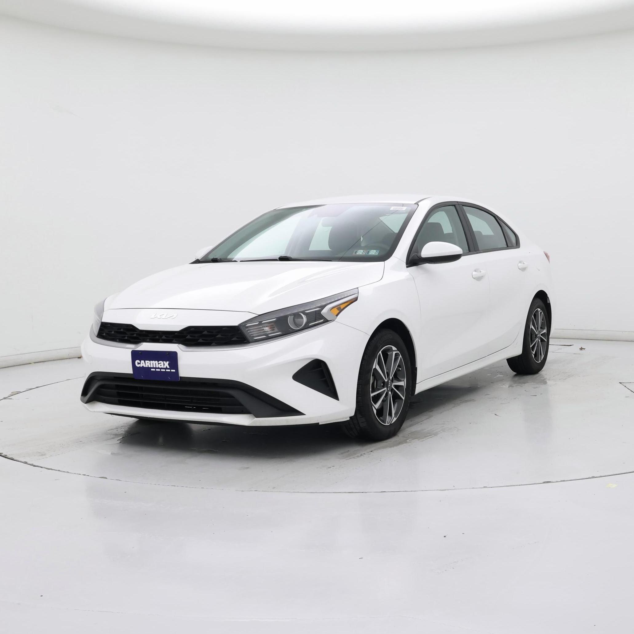 Thumbnail: 2022 Kia Forte - 4