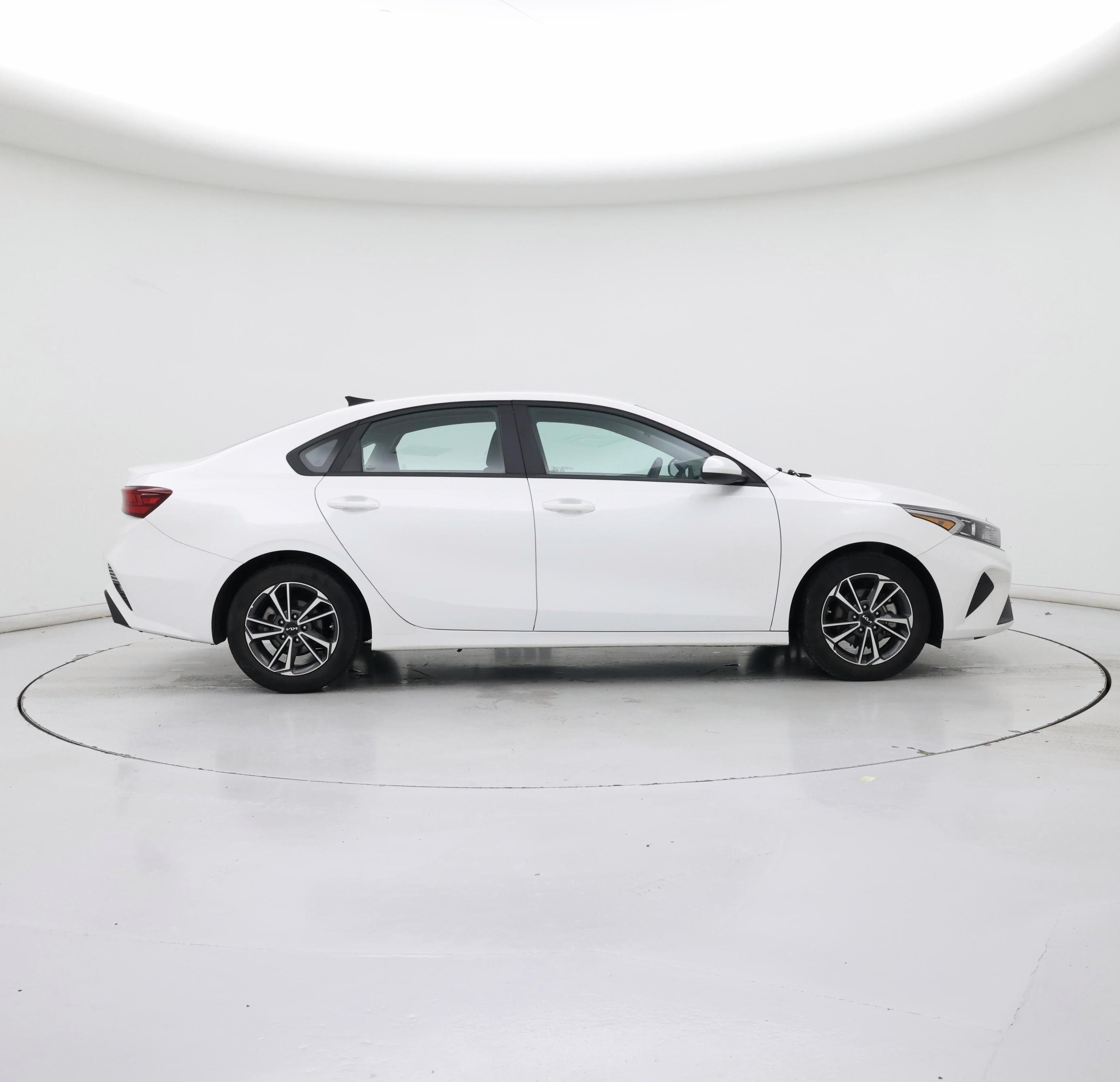 Thumbnail: 2022 Kia Forte - 7