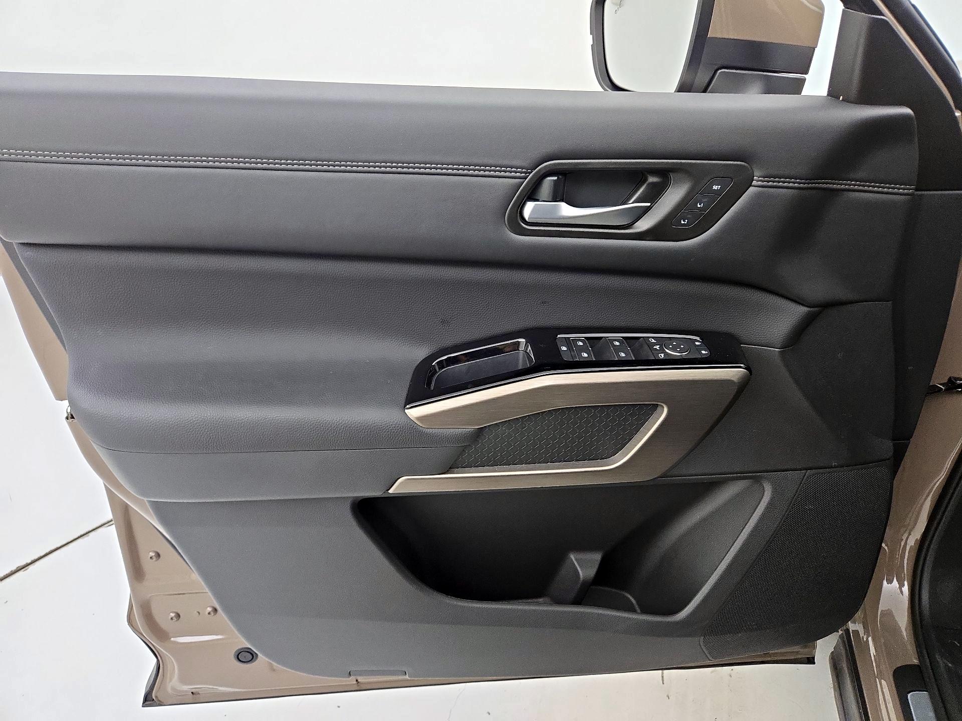 Thumbnail: 2025 Nissan Pathfinder - 12