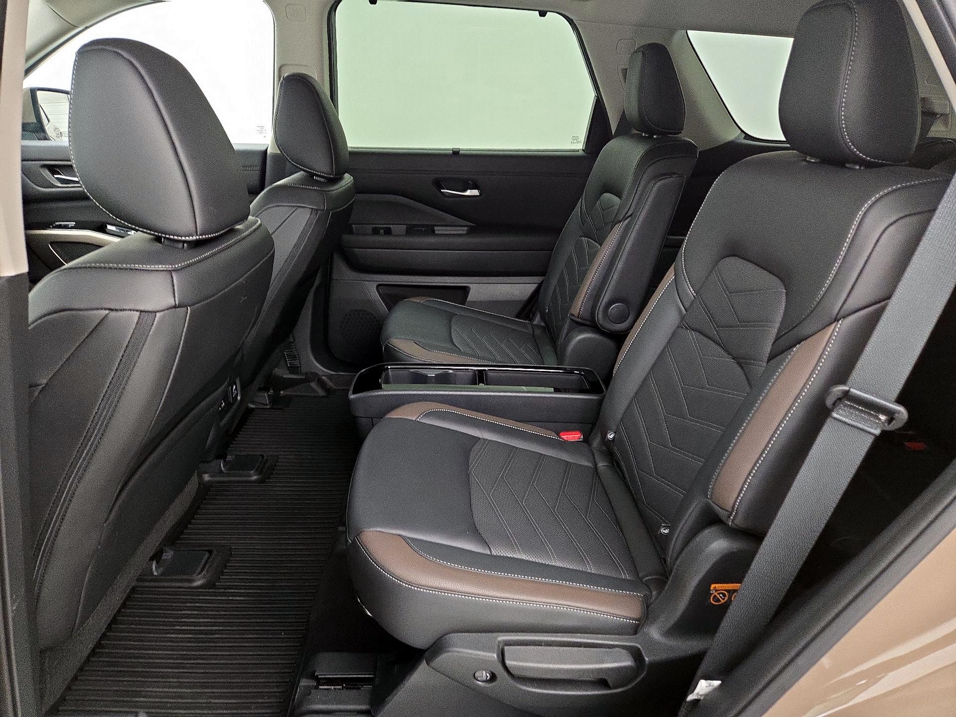 Thumbnail: 2025 Nissan Pathfinder - 19