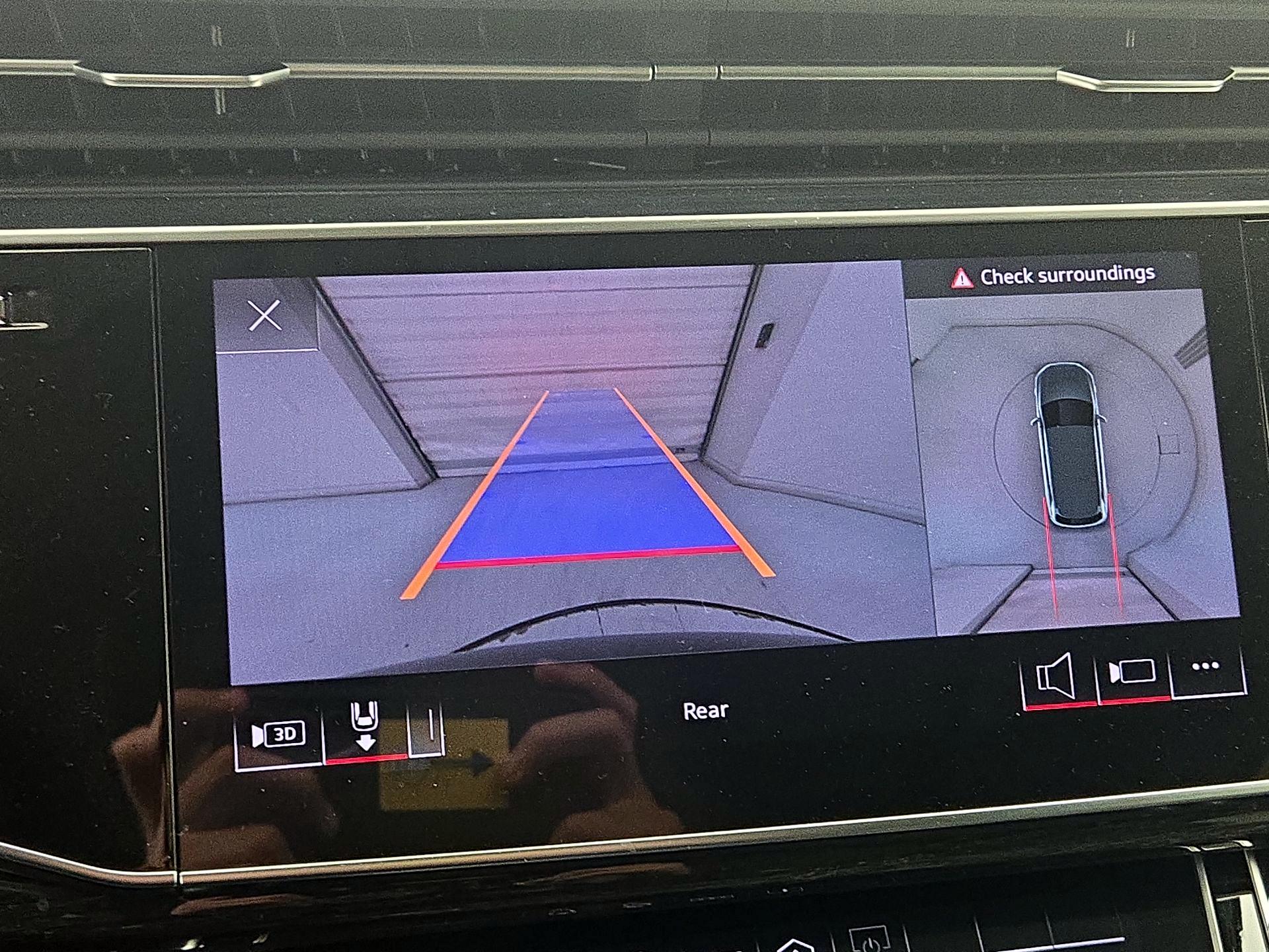 Thumbnail: 2023 Audi Q7 - 15