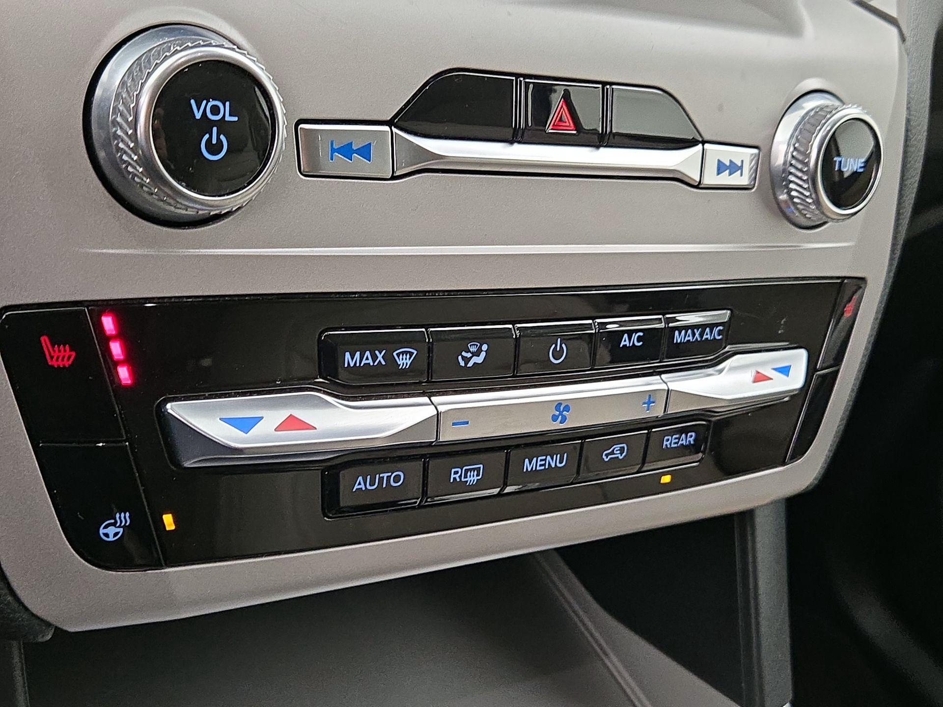 Thumbnail: 2024 Ford Explorer - 15