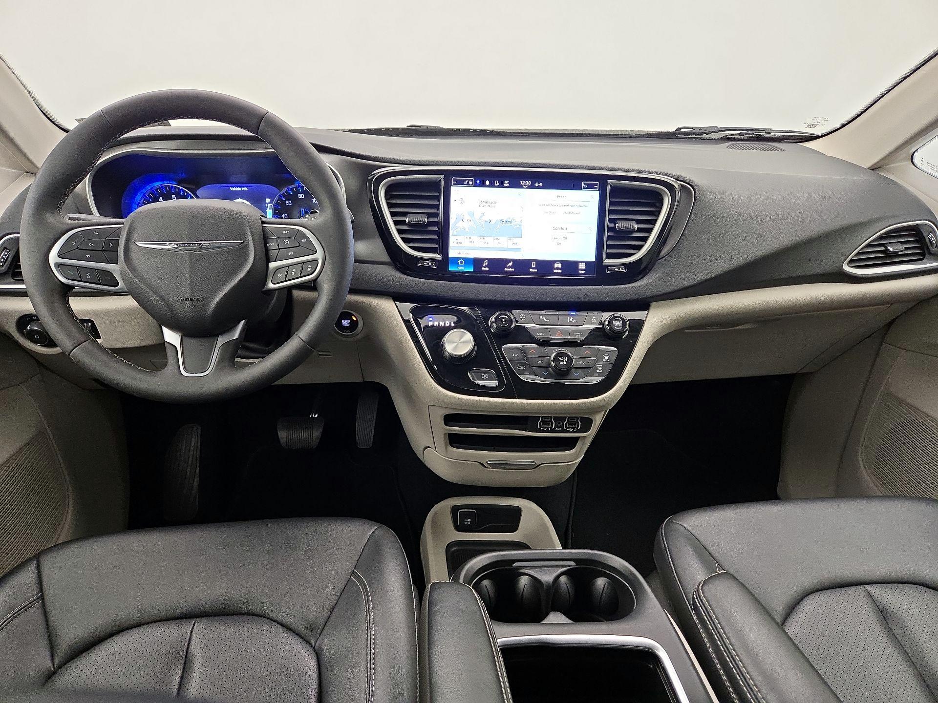 Thumbnail: 2024 Chrysler Pacifica - 9