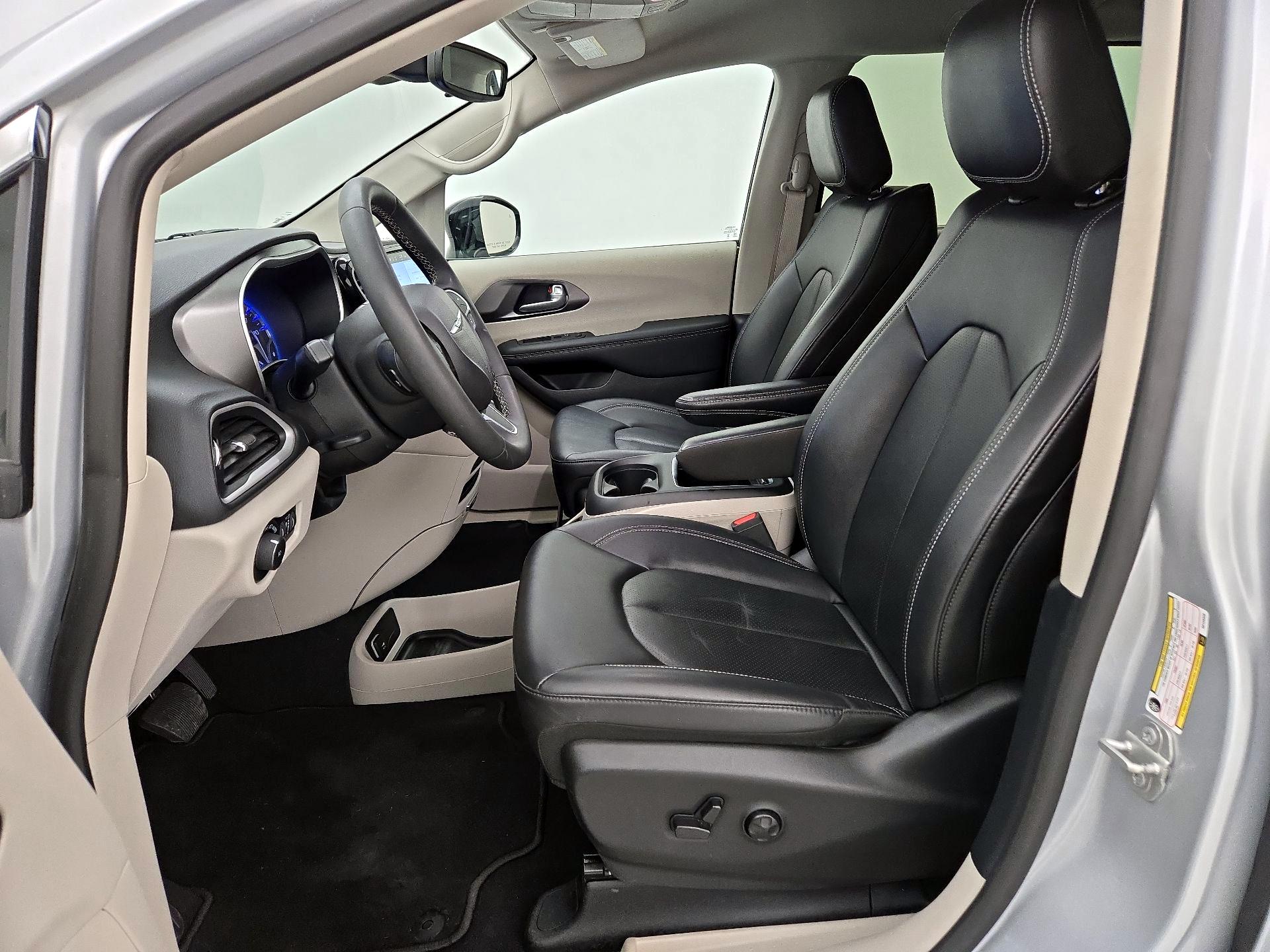 Thumbnail: 2024 Chrysler Pacifica - 11