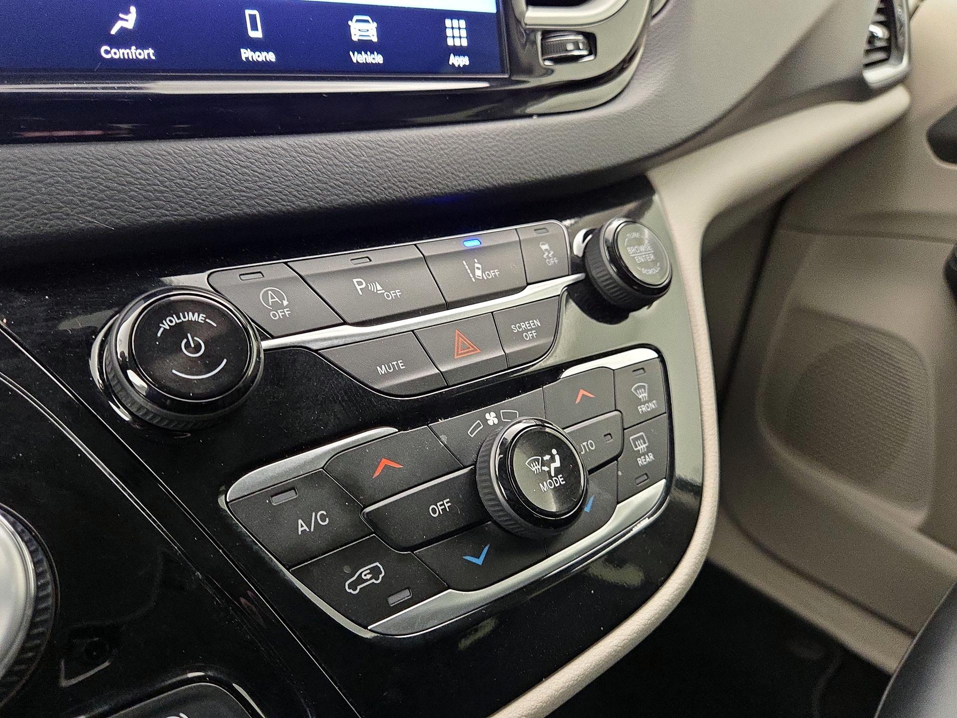 Thumbnail: 2024 Chrysler Pacifica - 16