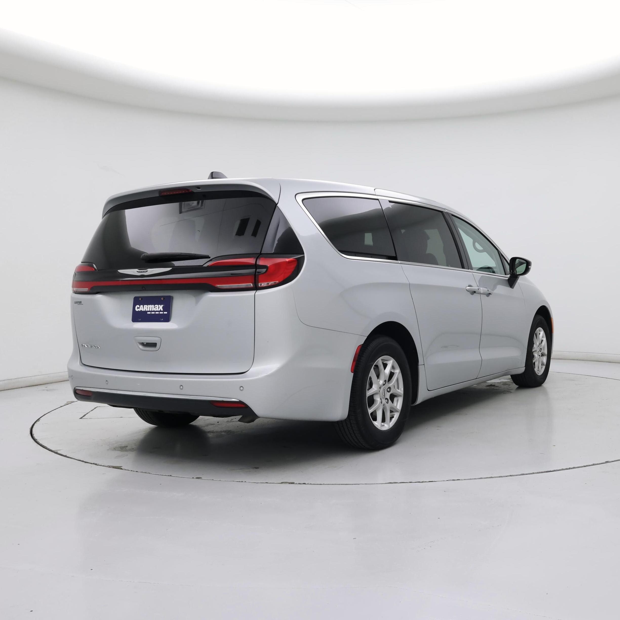 Thumbnail: 2024 Chrysler Pacifica - 8