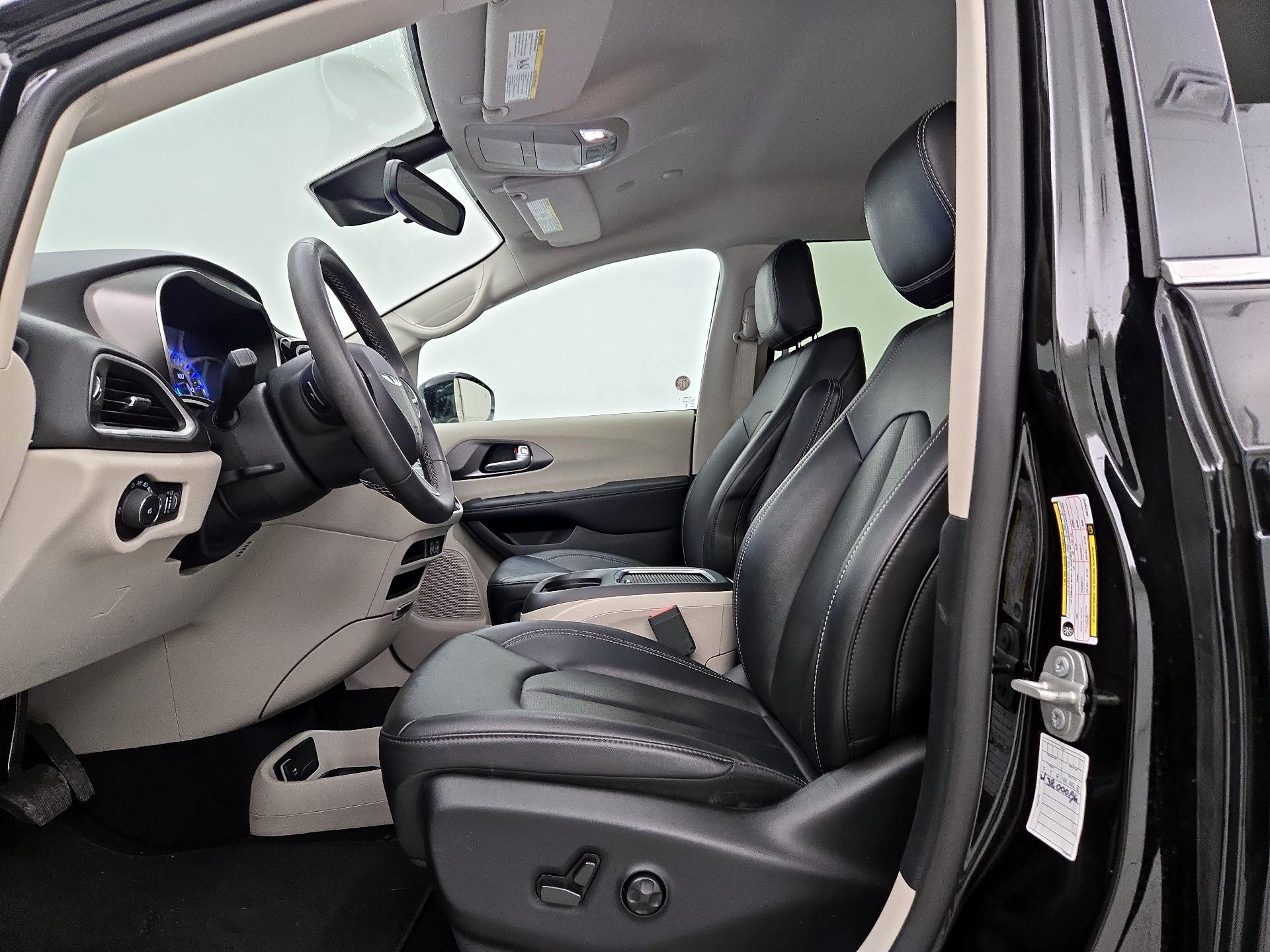 Thumbnail: 2024 Chrysler Pacifica - 11