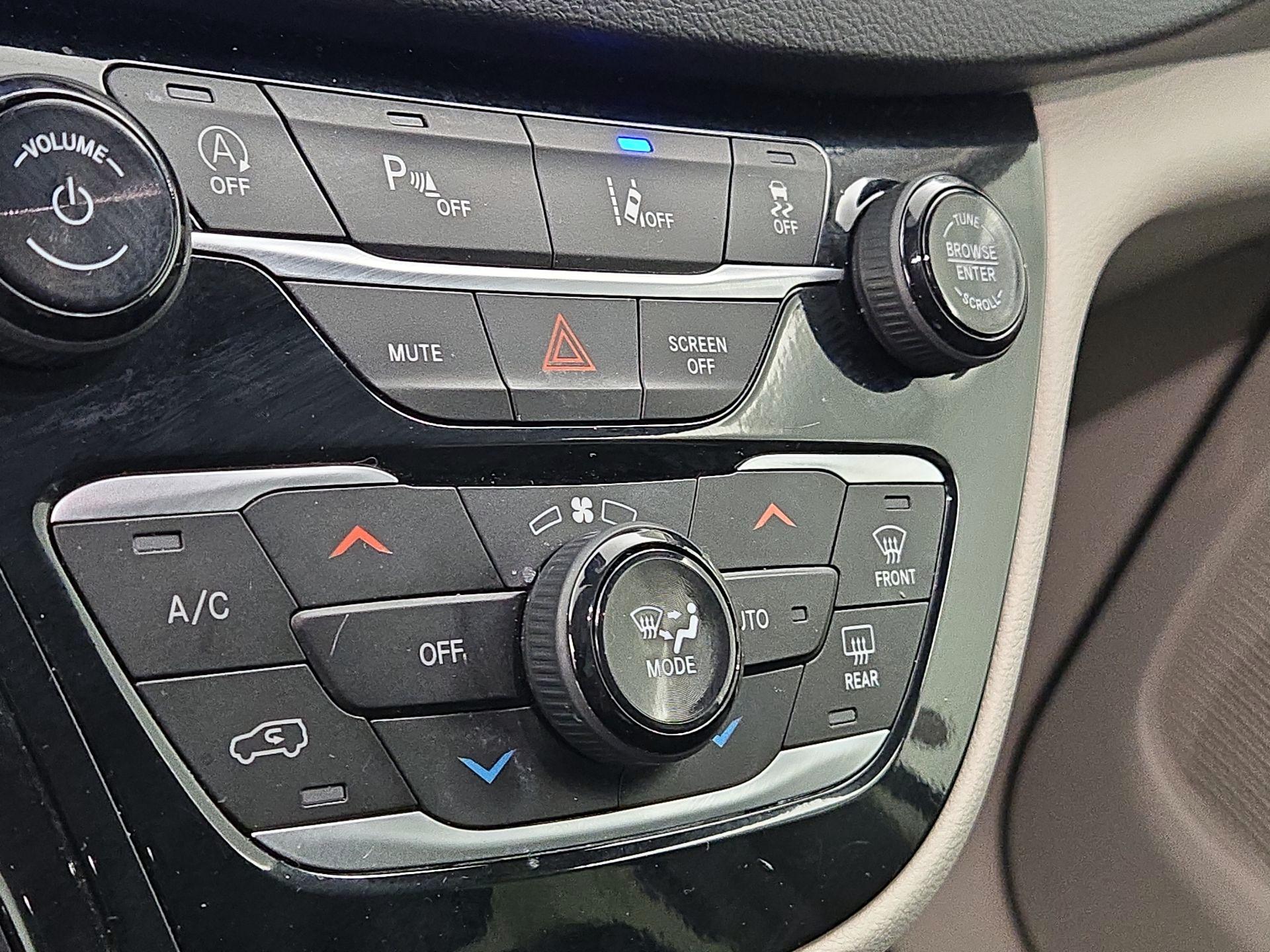 Thumbnail: 2024 Chrysler Pacifica - 15