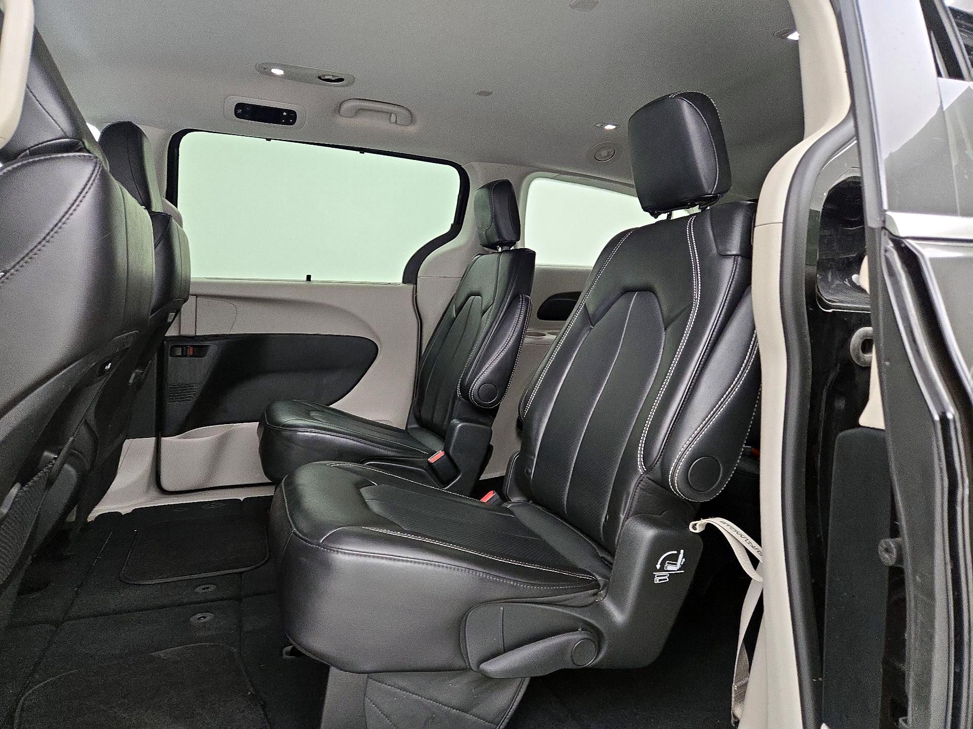 Thumbnail: 2024 Chrysler Pacifica - 18