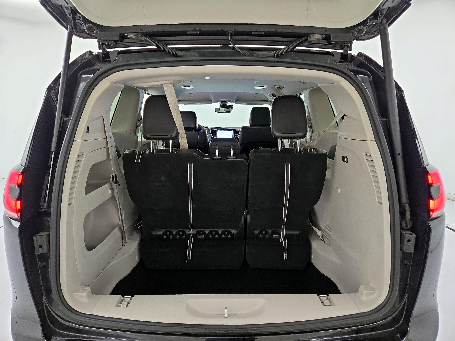 Thumbnail: 2024 Chrysler Pacifica - 20