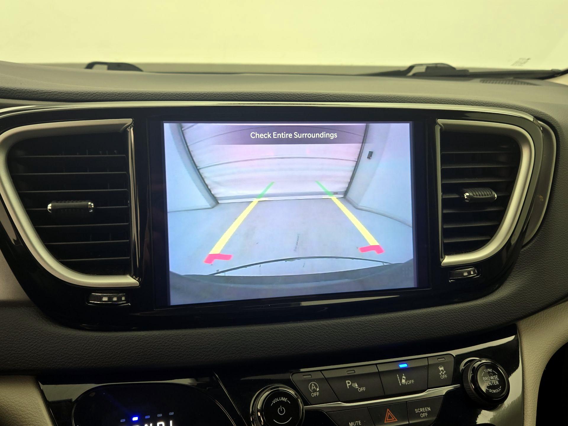 Thumbnail: 2023 Chrysler Pacifica - 14