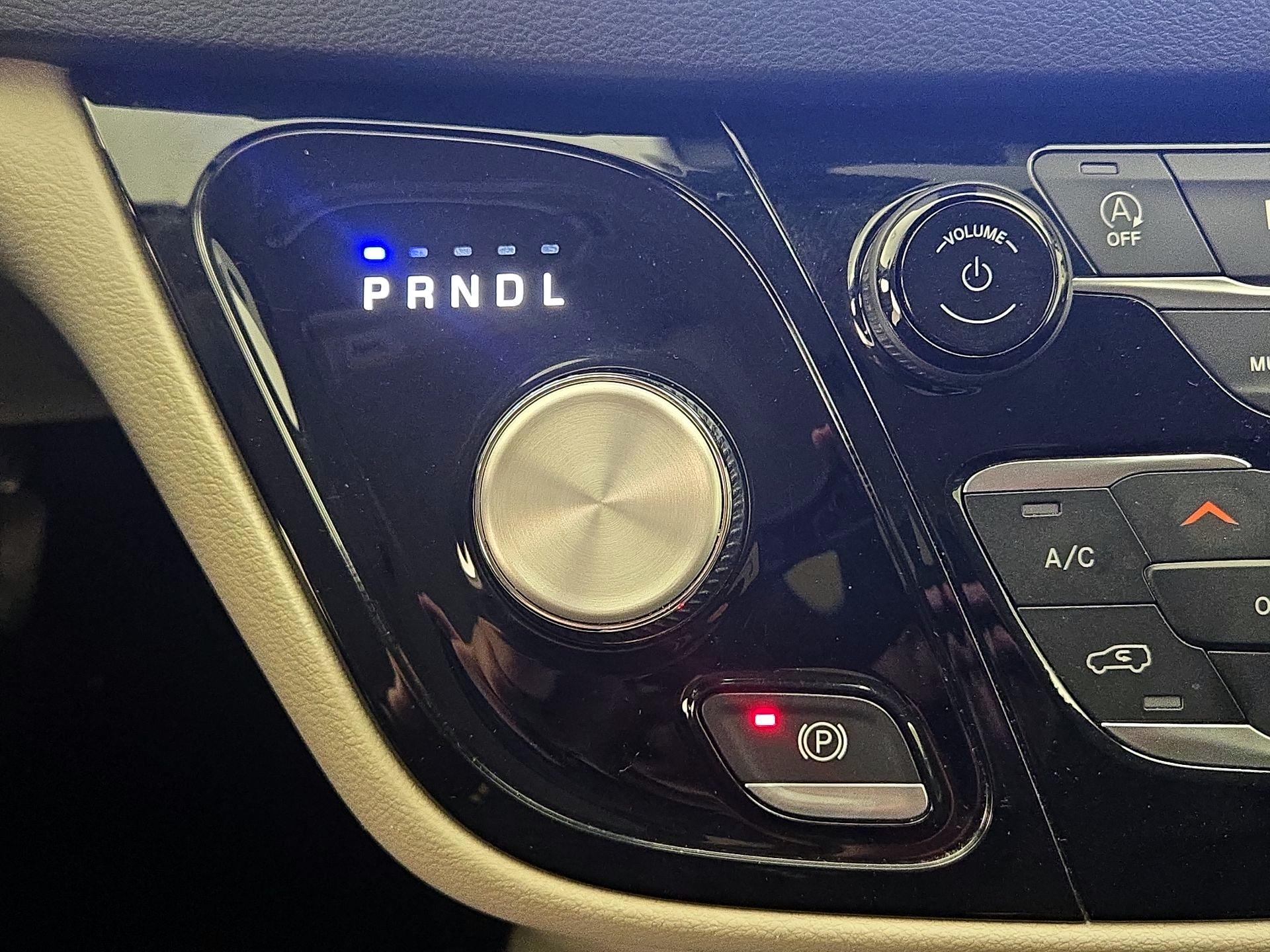 Thumbnail: 2023 Chrysler Pacifica - 17