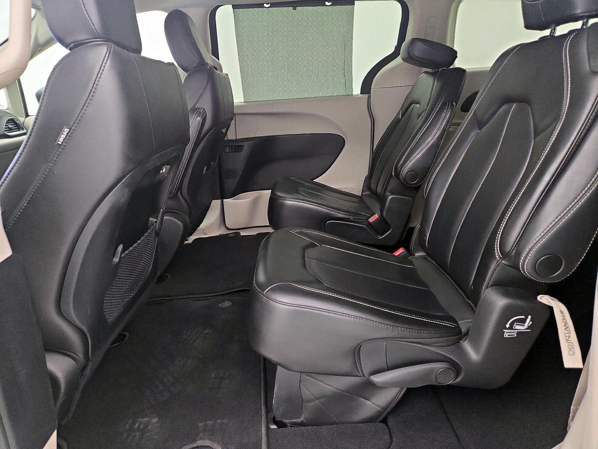 Thumbnail: 2023 Chrysler Pacifica - 19