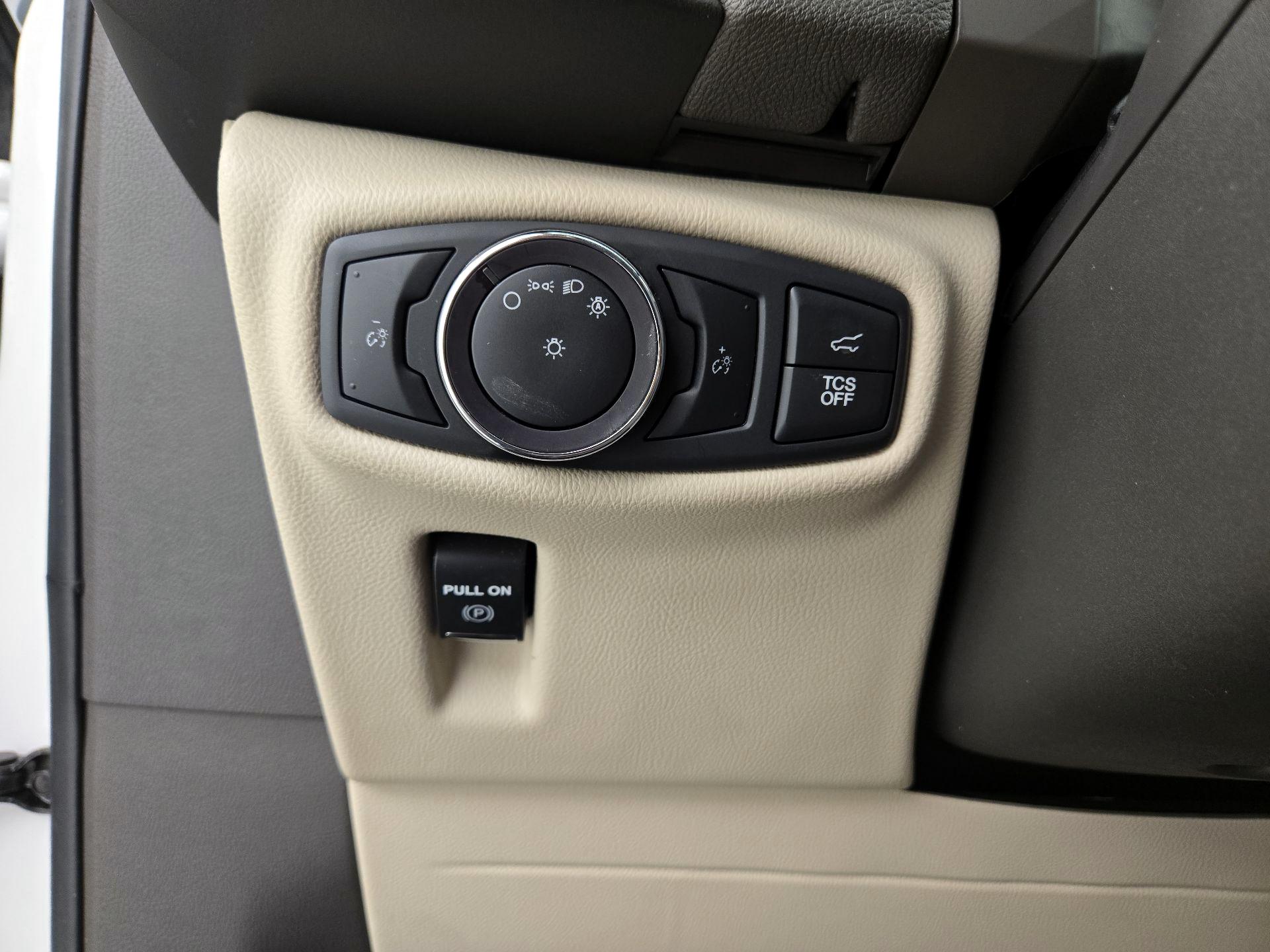 Thumbnail: 2020 Lincoln Nautilus - 13