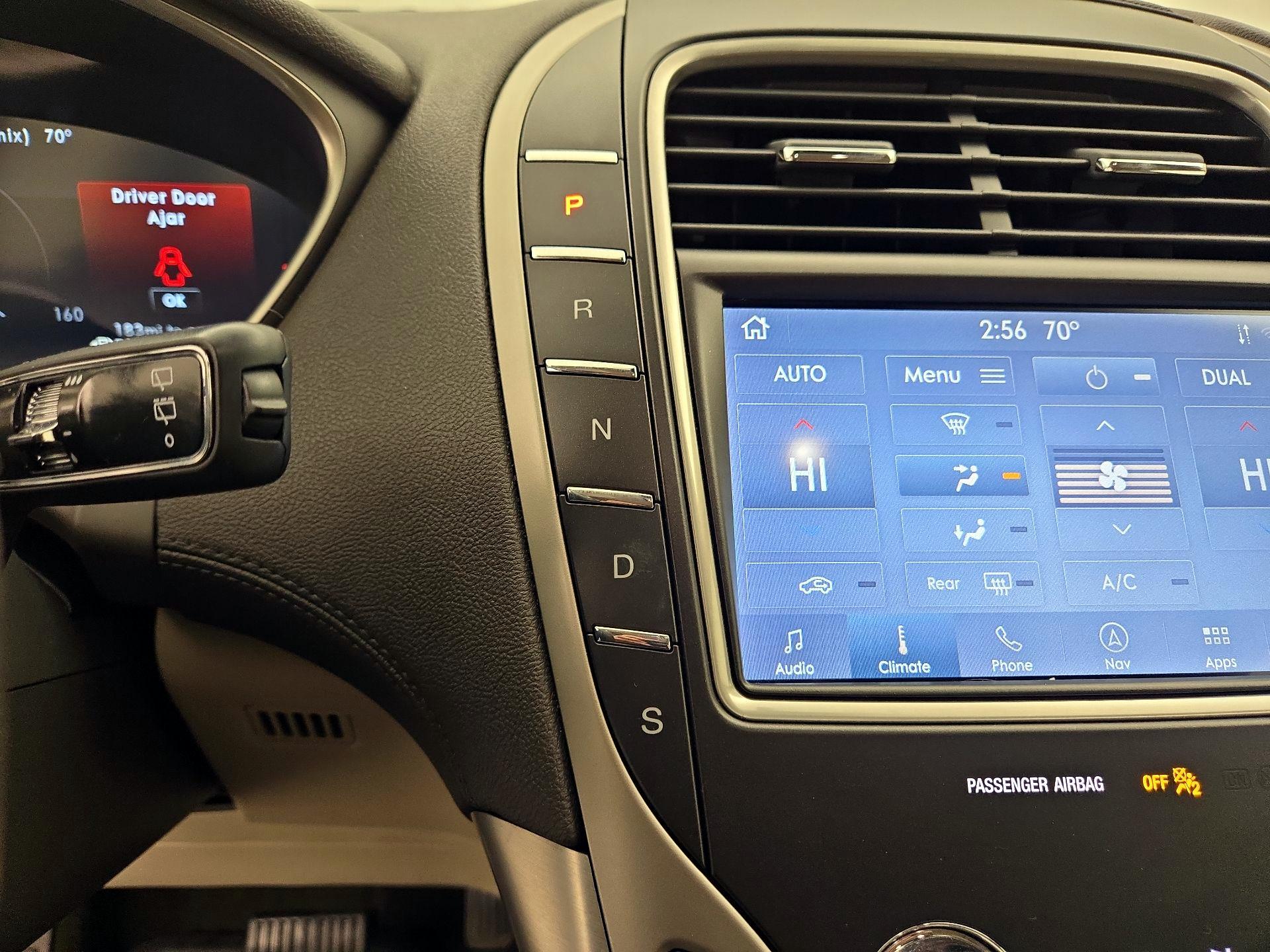 Thumbnail: 2020 Lincoln Nautilus - 18