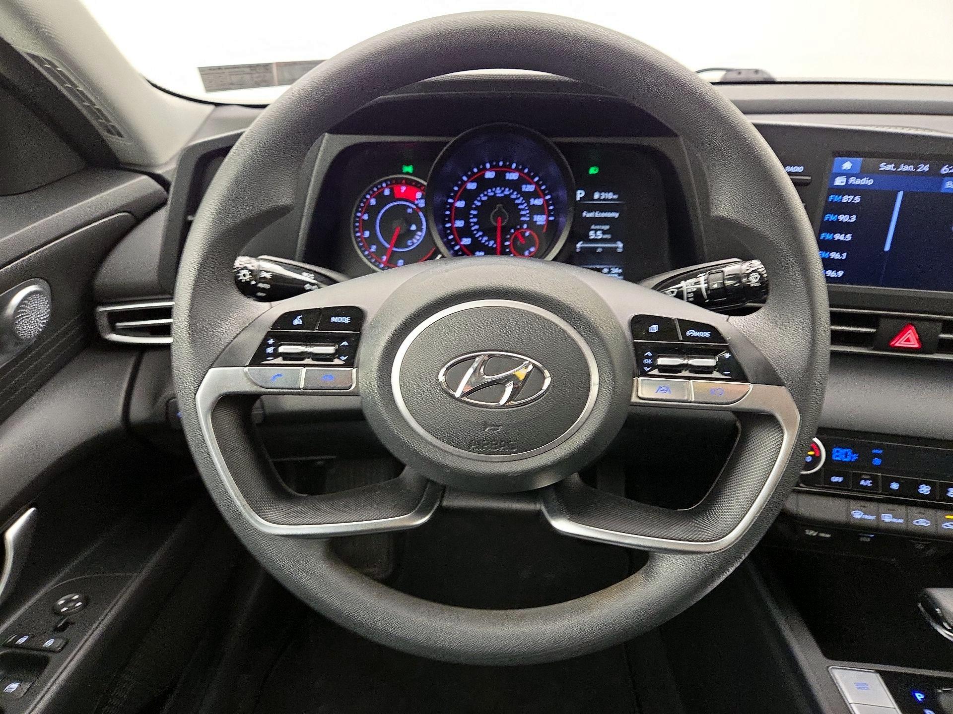 Thumbnail: 2022 Hyundai Elantra - 10