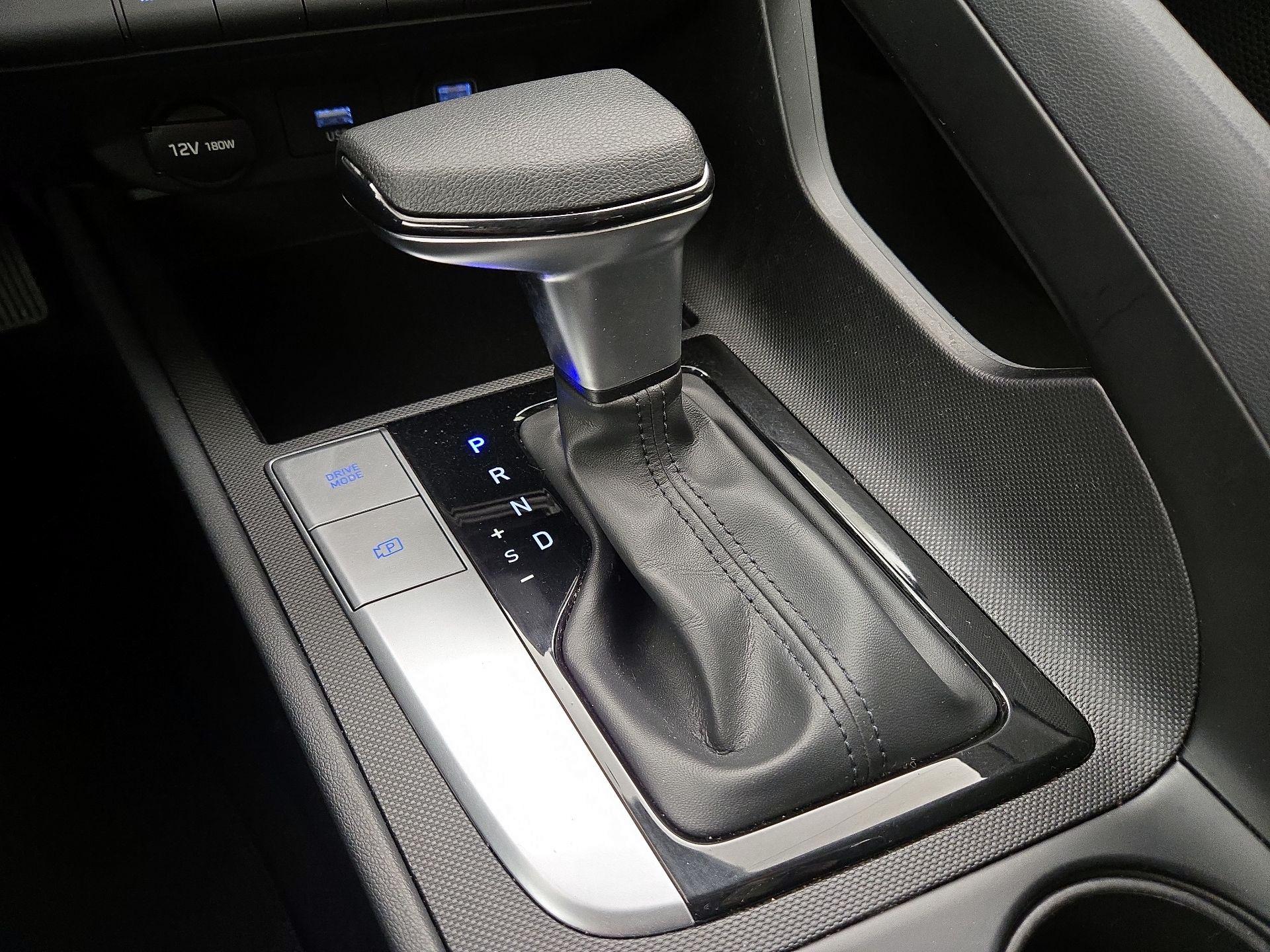 Thumbnail: 2022 Hyundai Elantra - 17