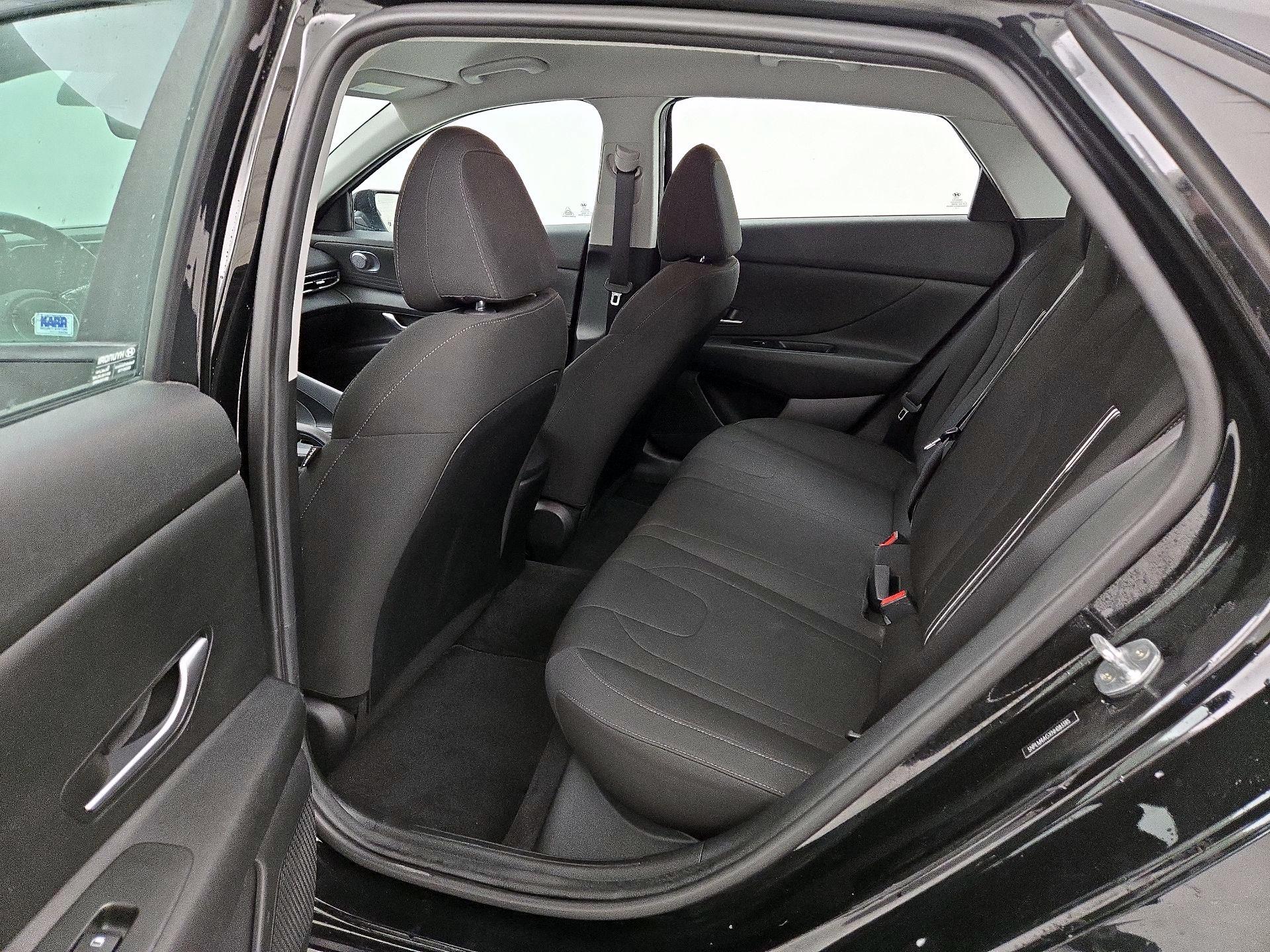 Thumbnail: 2022 Hyundai Elantra - 19