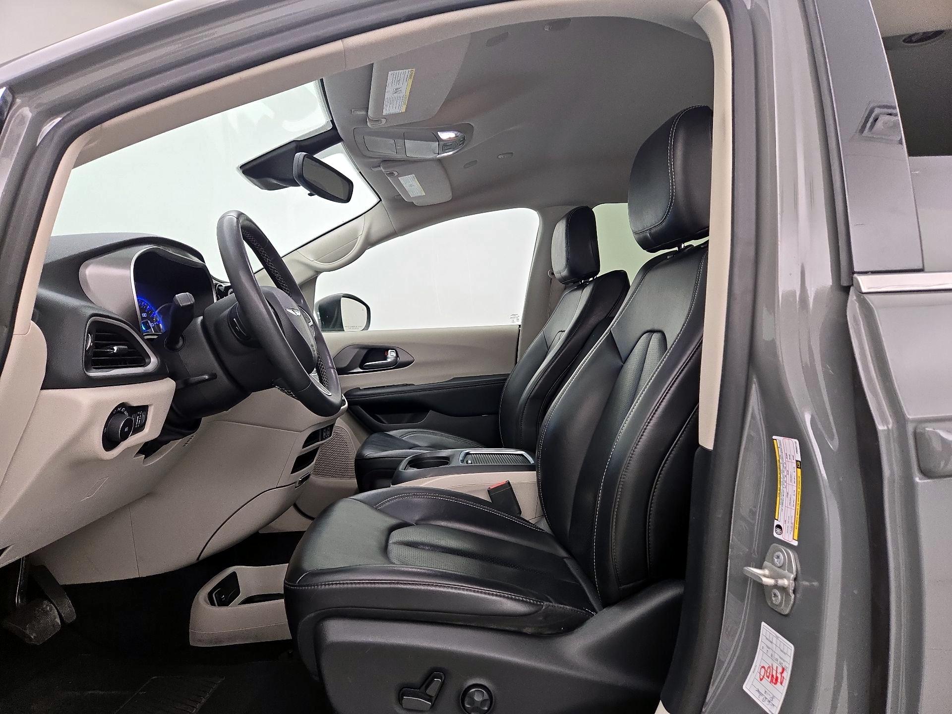 Thumbnail: 2023 Chrysler Pacifica - 11