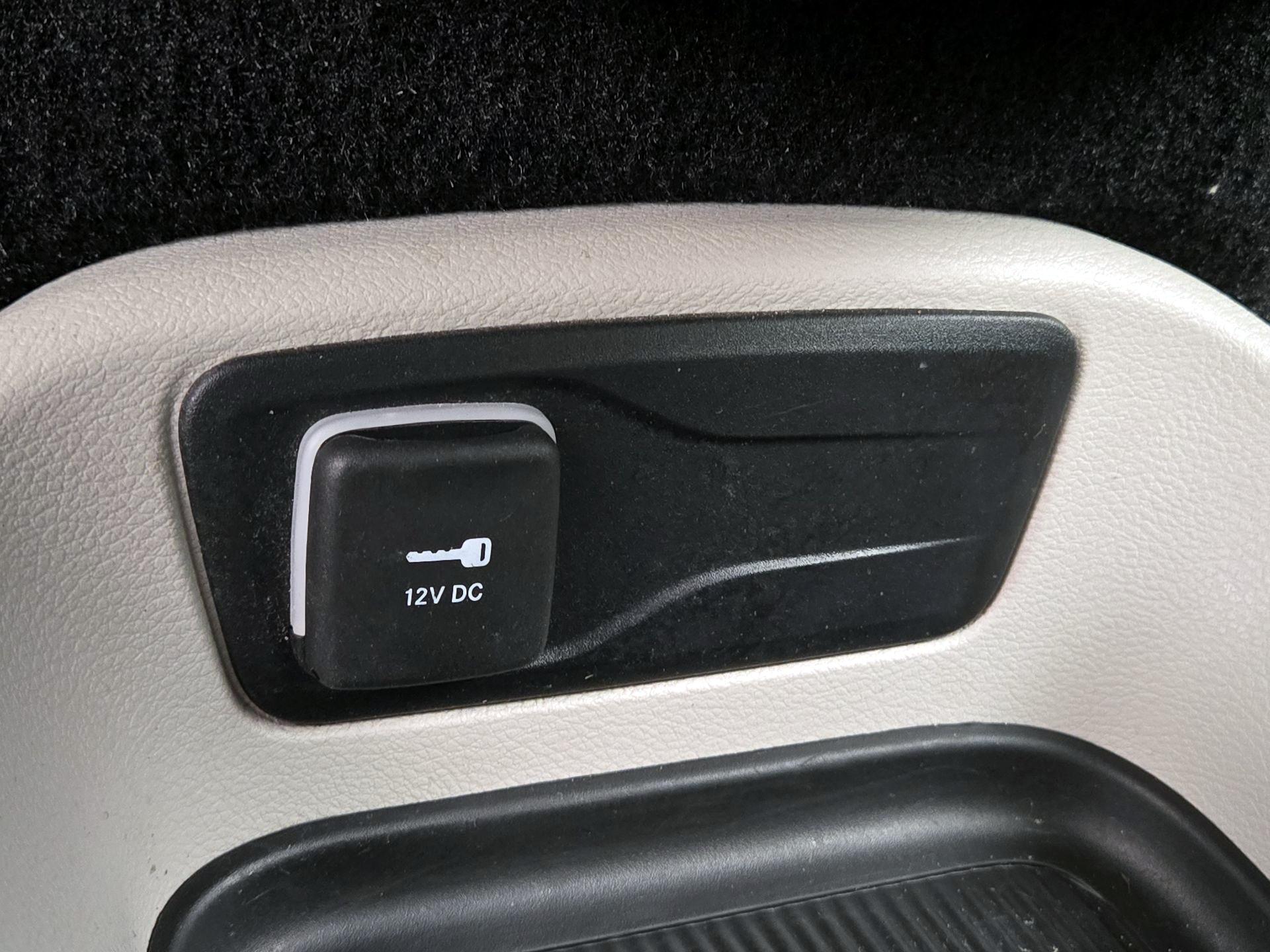 Thumbnail: 2023 Chrysler Pacifica - 17