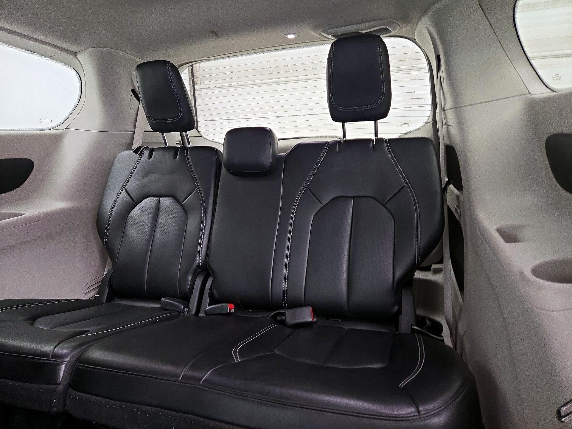 Thumbnail: 2023 Chrysler Pacifica - 19