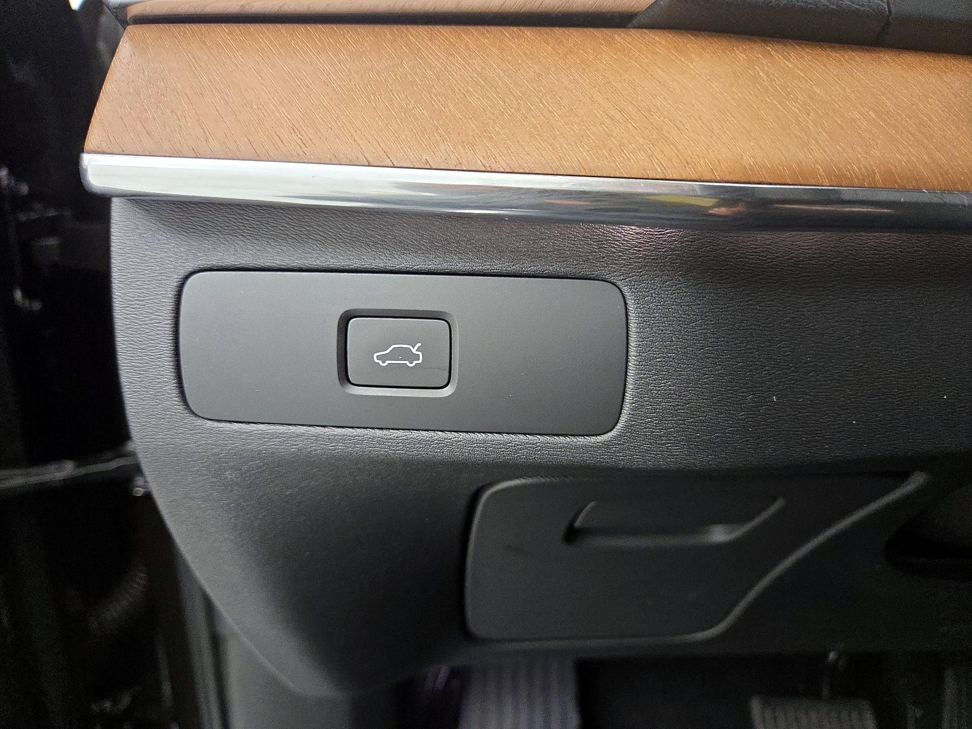 Thumbnail: 2023 Volvo XC90 - 13