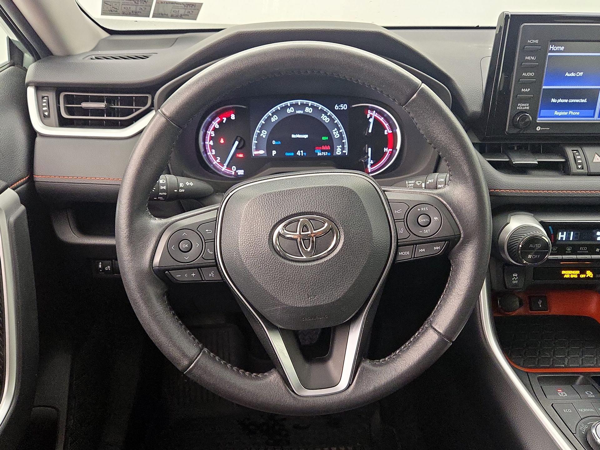 Thumbnail: 2022 Toyota RAV4 - 10