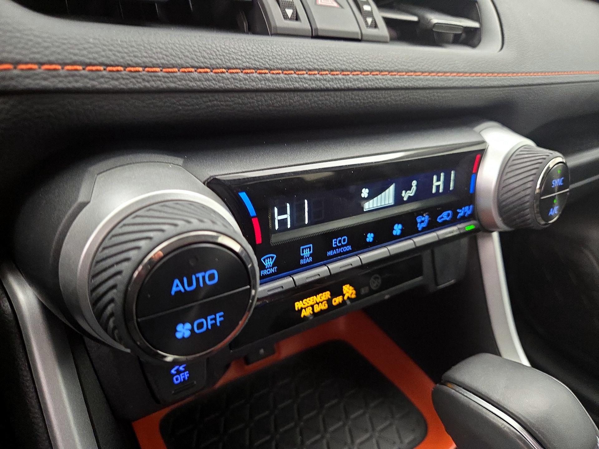 Thumbnail: 2022 Toyota RAV4 - 16