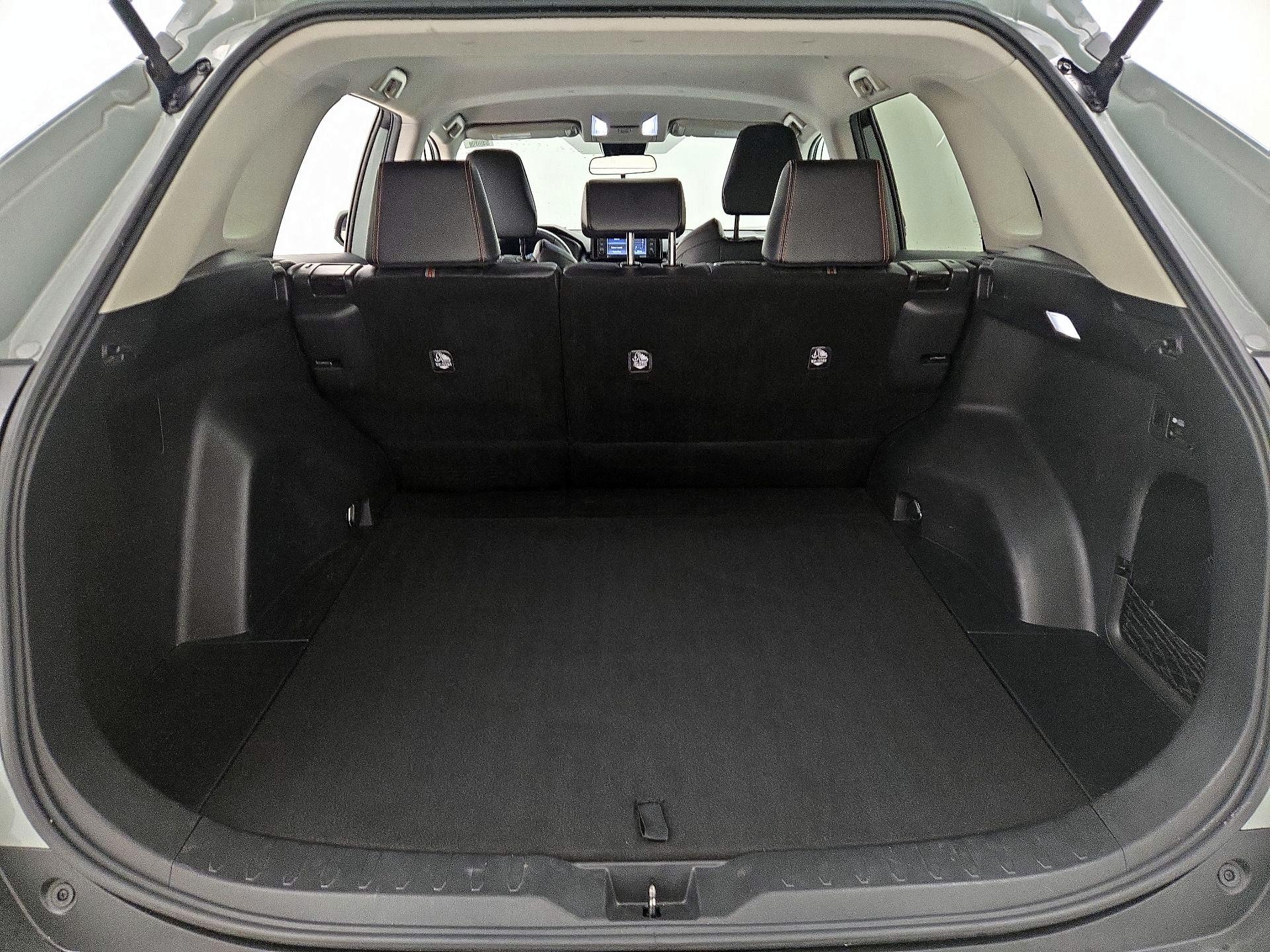 Thumbnail: 2022 Toyota RAV4 - 19