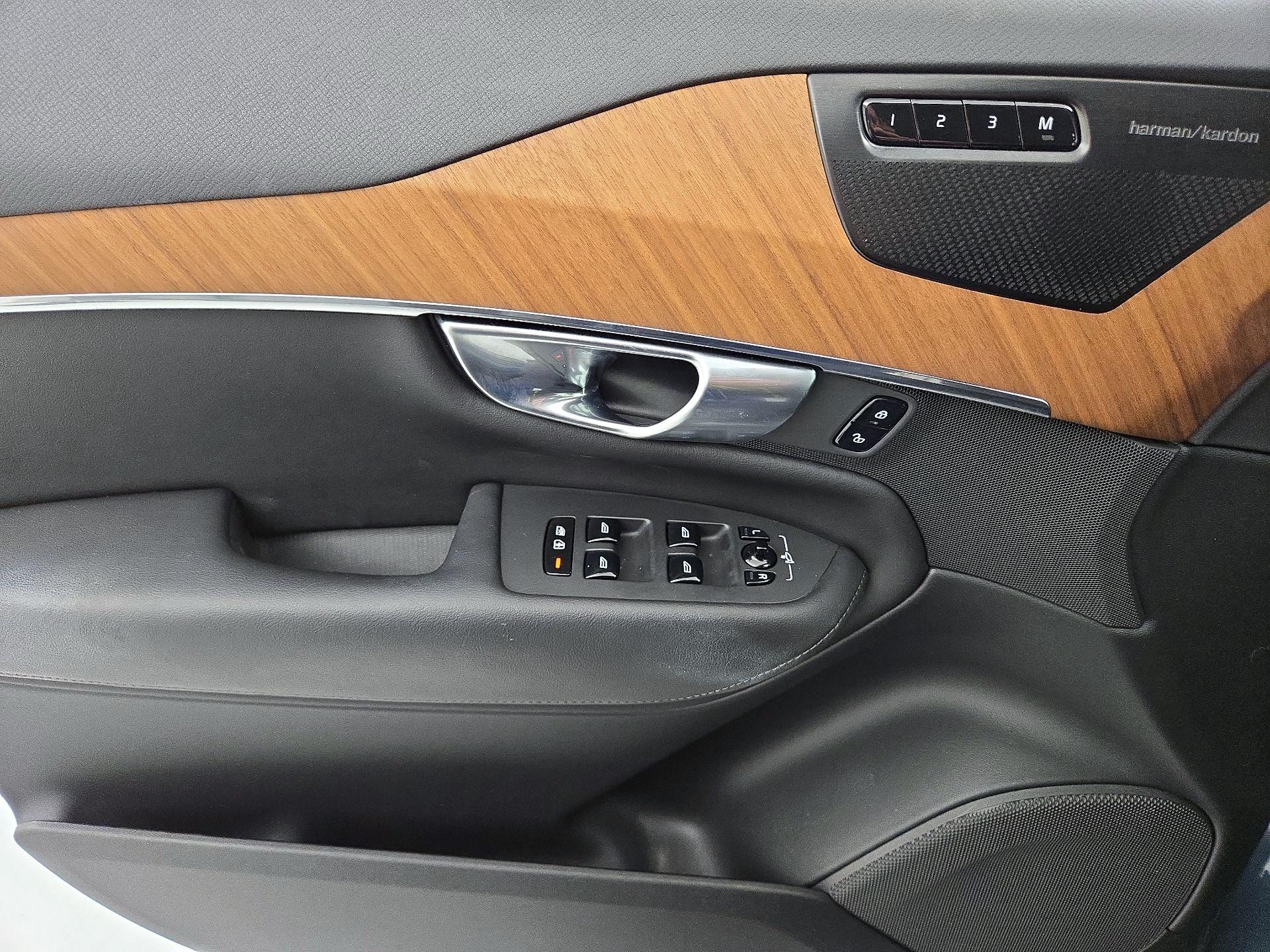 Thumbnail: 2023 Volvo XC90 - 12