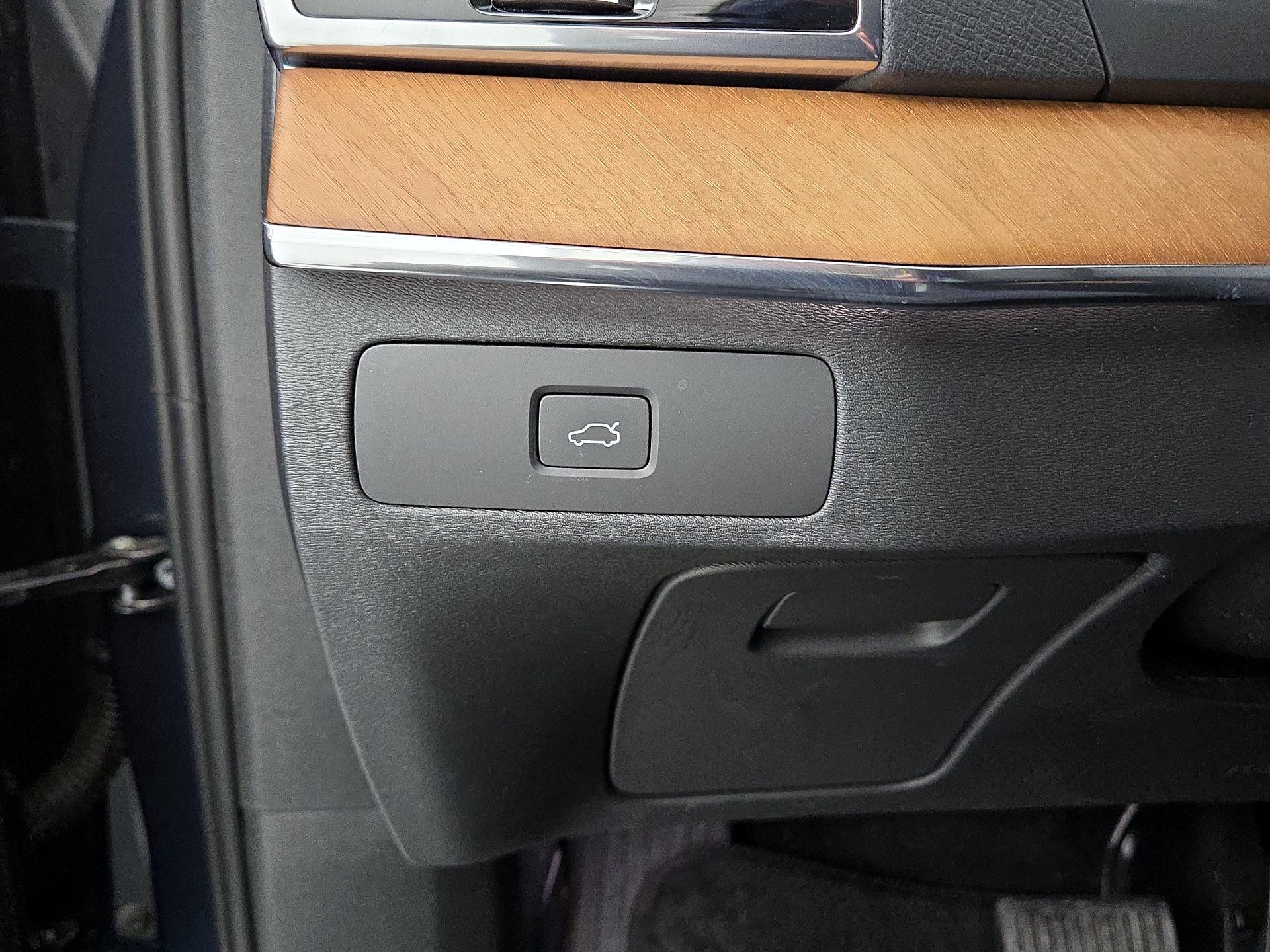 Thumbnail: 2023 Volvo XC90 - 13