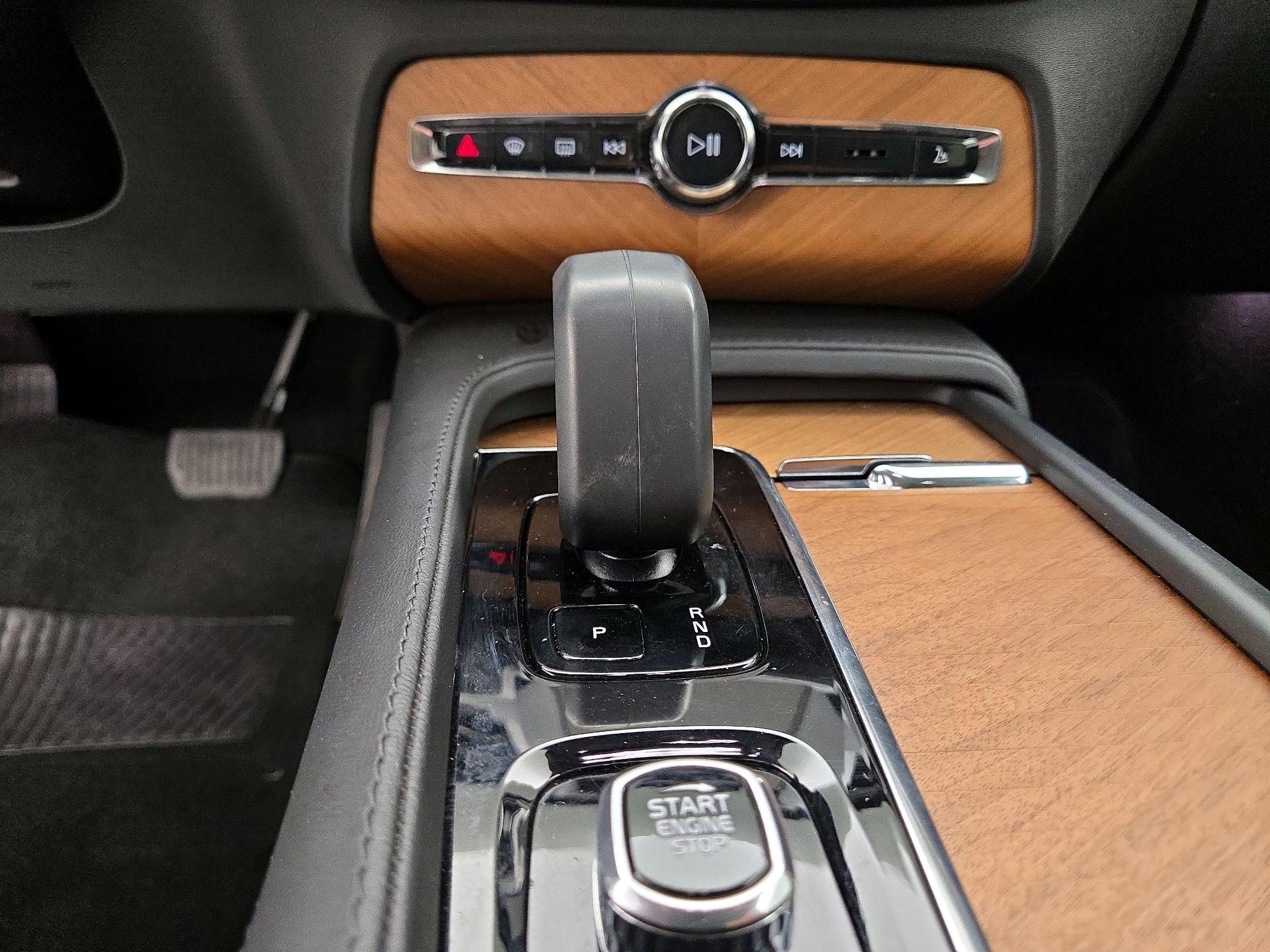 Thumbnail: 2023 Volvo XC90 - 17