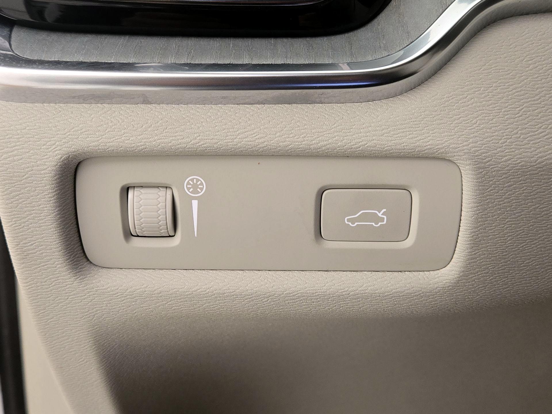 Thumbnail: 2021 Volvo S60 - 13