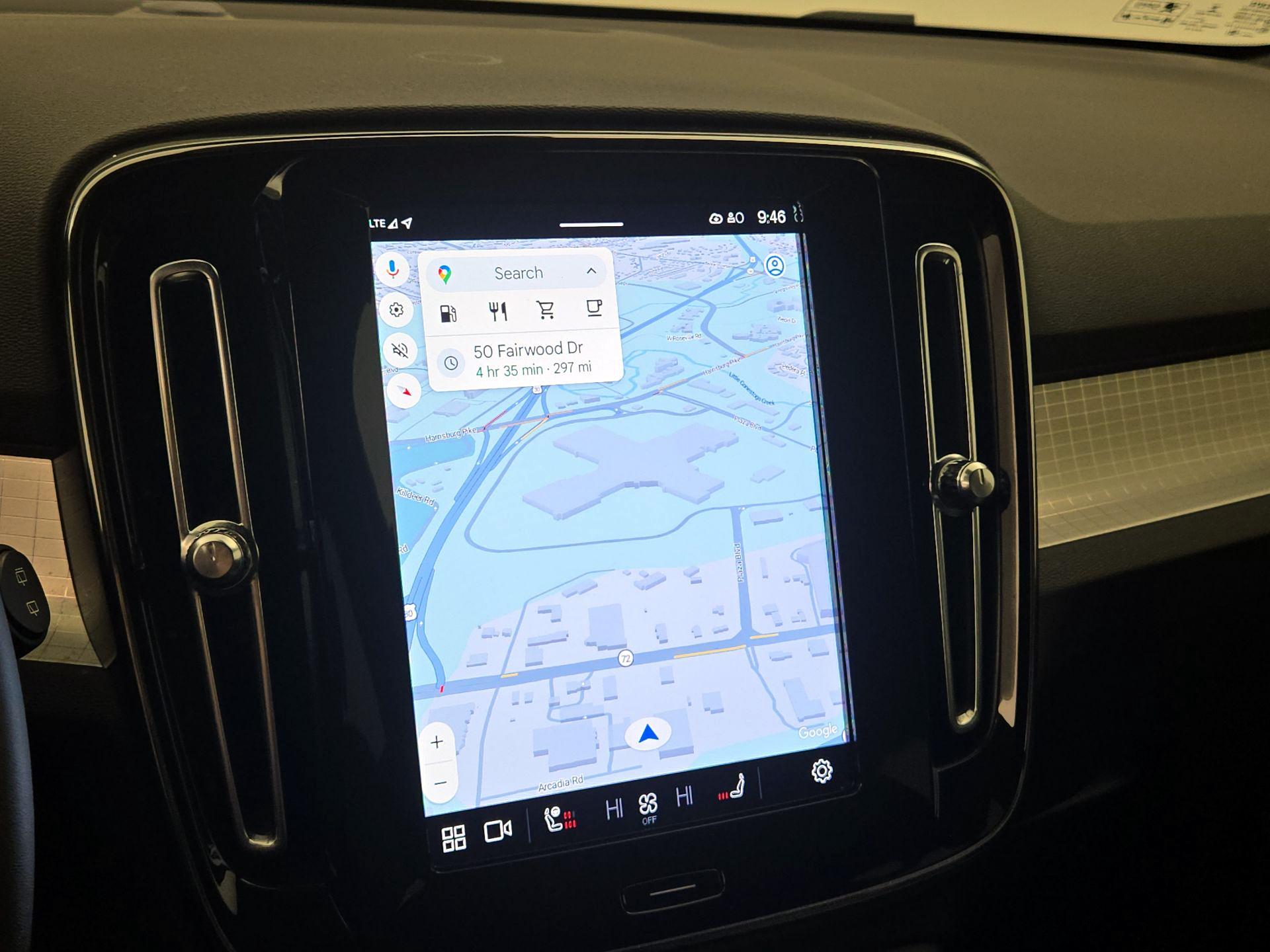 Thumbnail: 2023 Volvo XC40 - 14