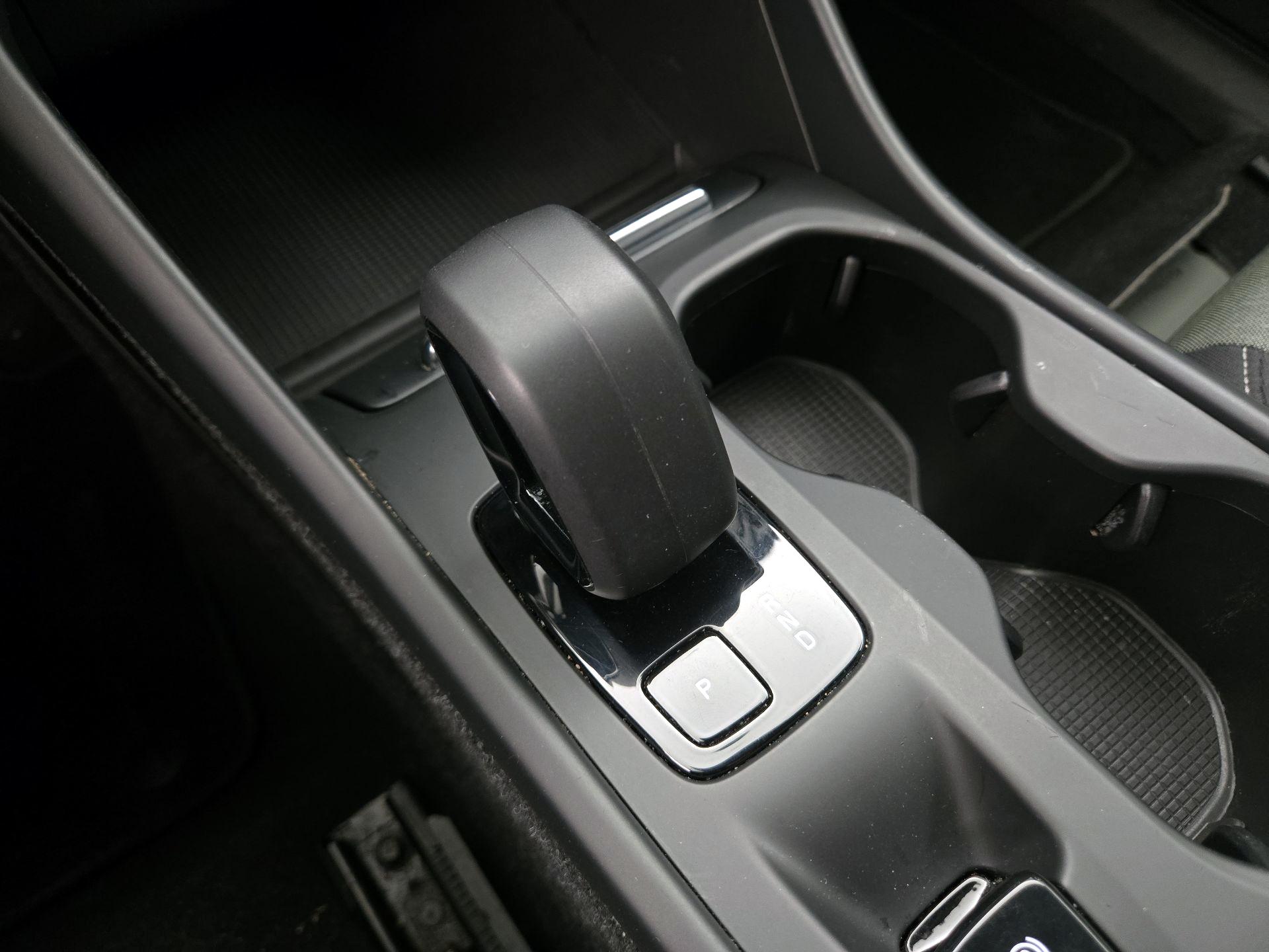 Thumbnail: 2023 Volvo XC40 - 18