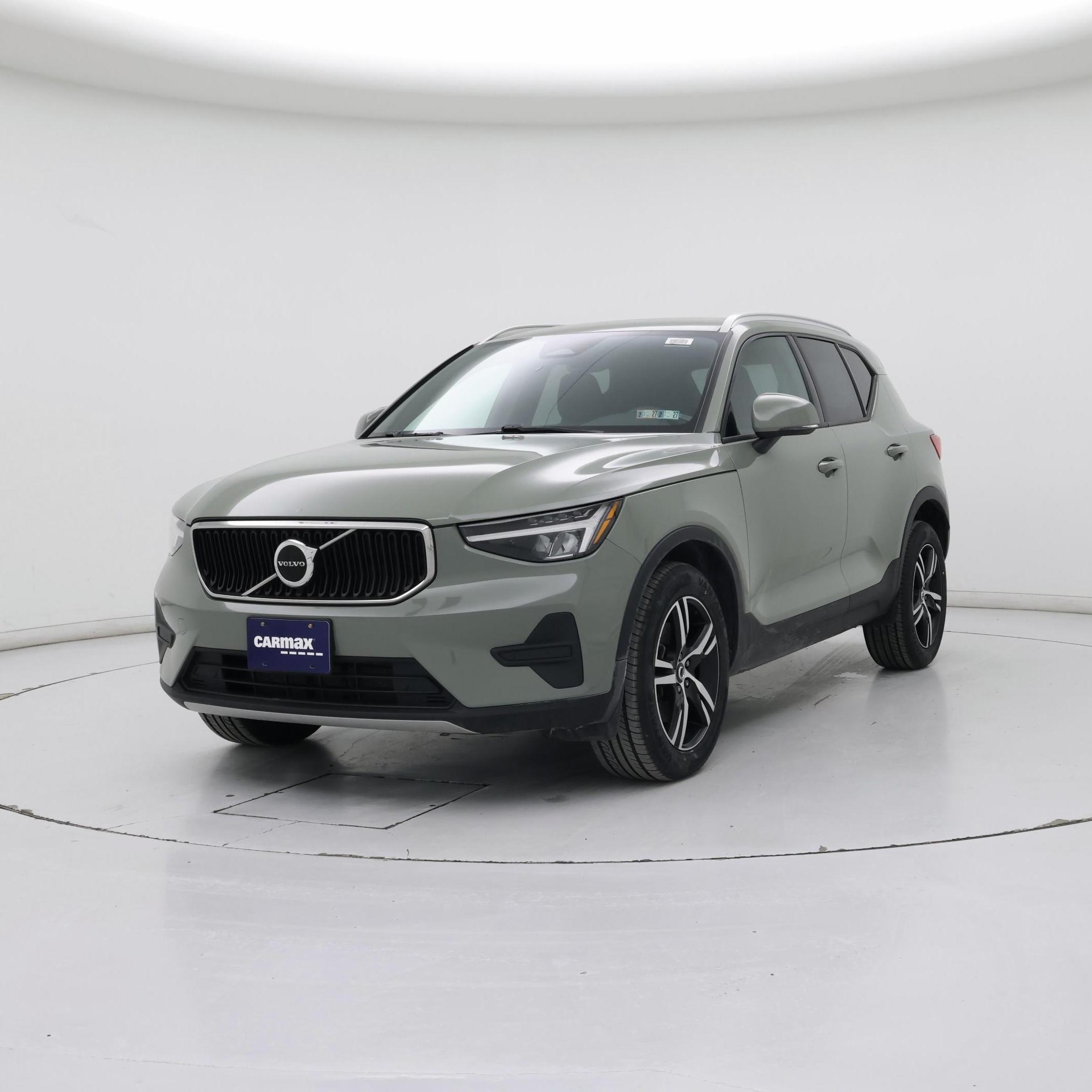 Thumbnail: 2023 Volvo XC40 - 4
