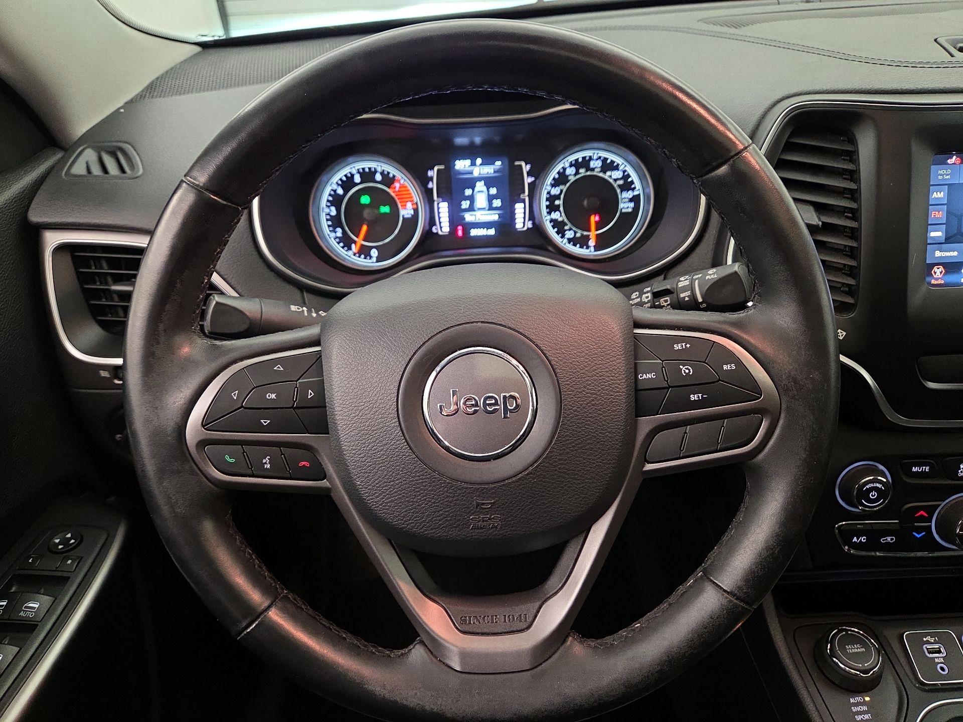 Thumbnail: 2020 Jeep Cherokee - 10