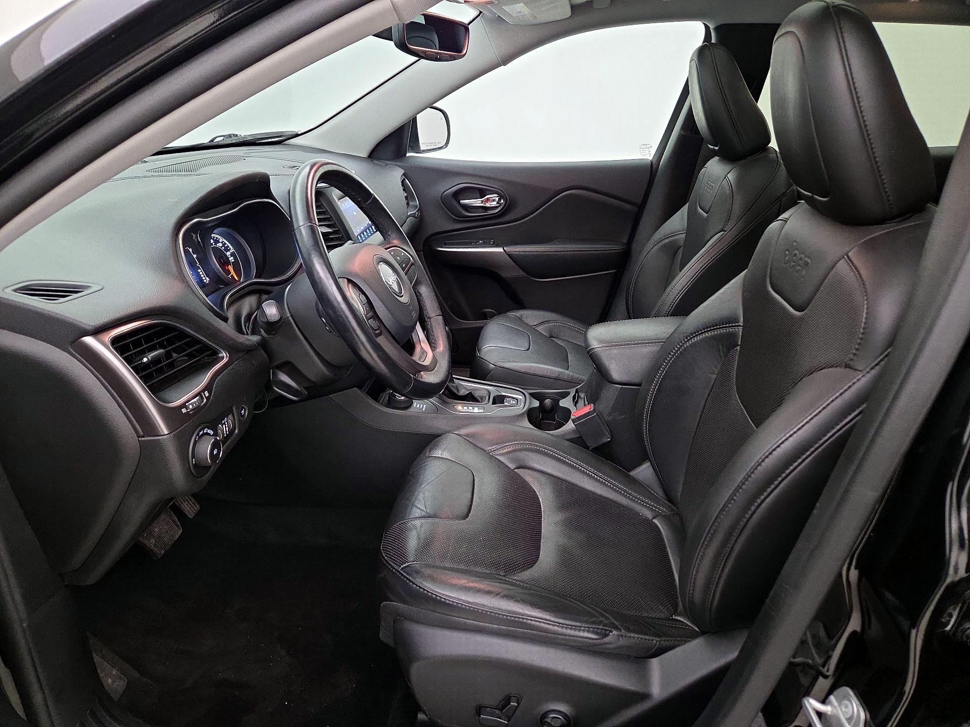 Thumbnail: 2020 Jeep Cherokee - 11