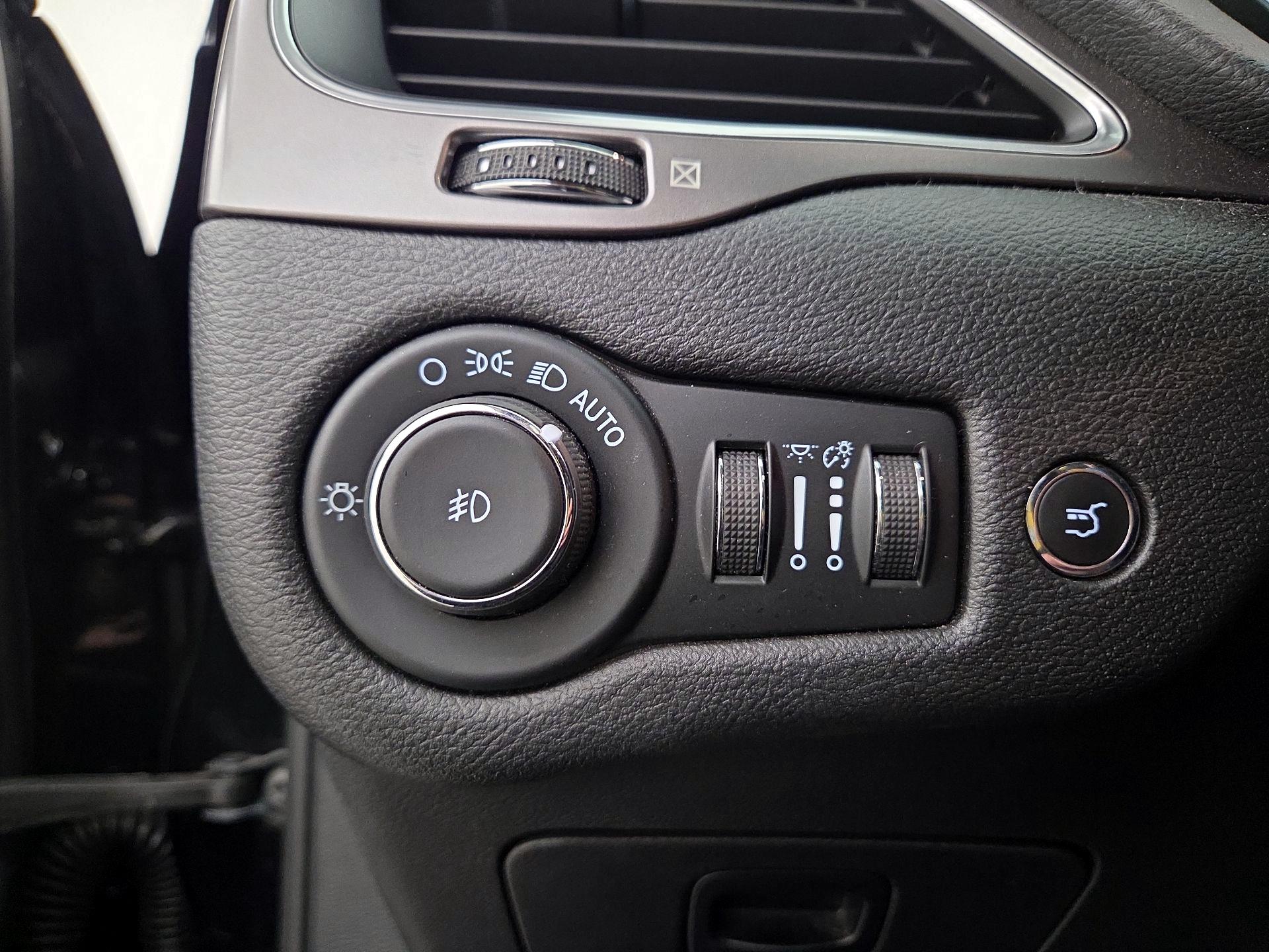 Thumbnail: 2020 Jeep Cherokee - 13