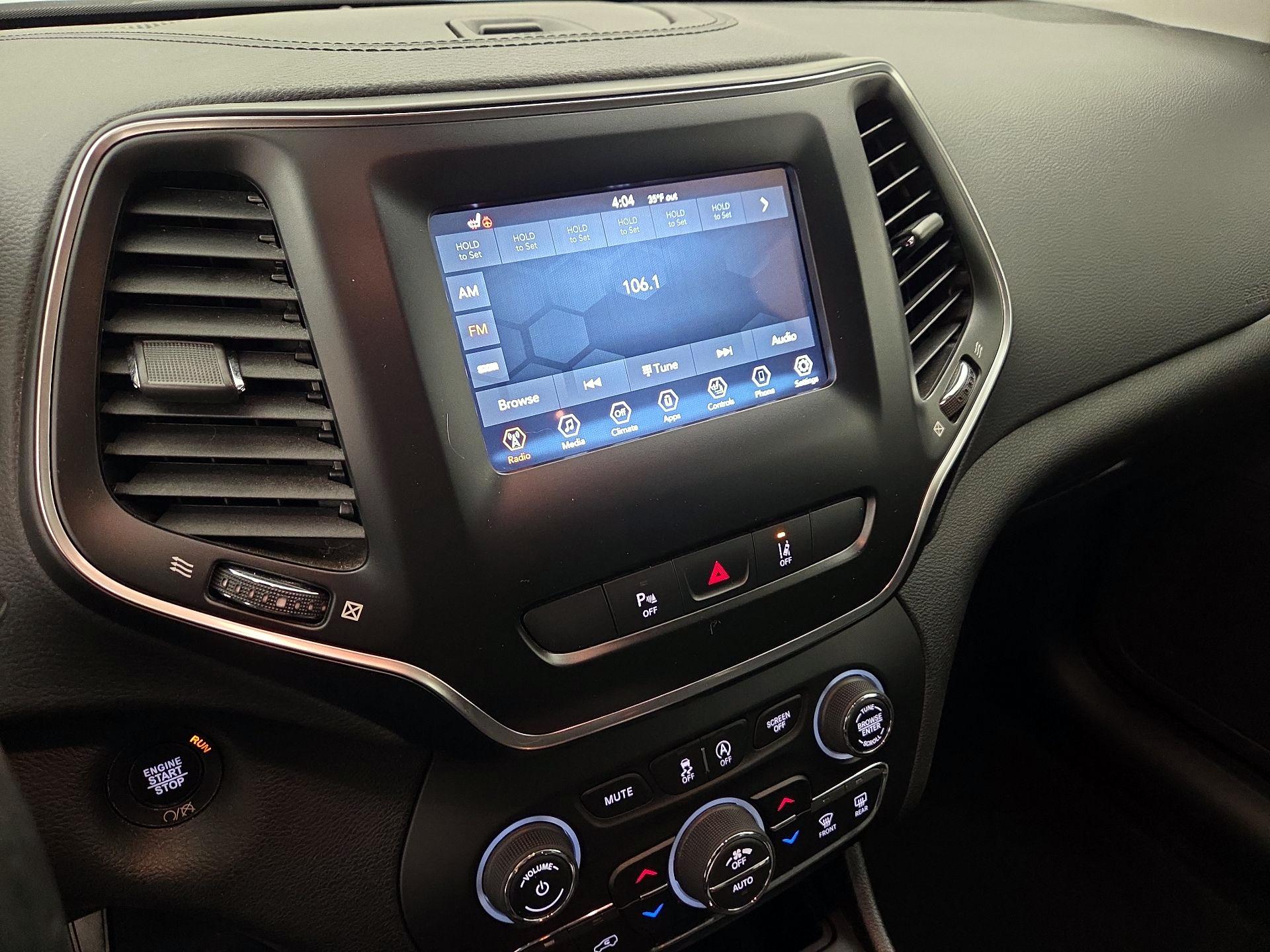 Thumbnail: 2020 Jeep Cherokee - 15