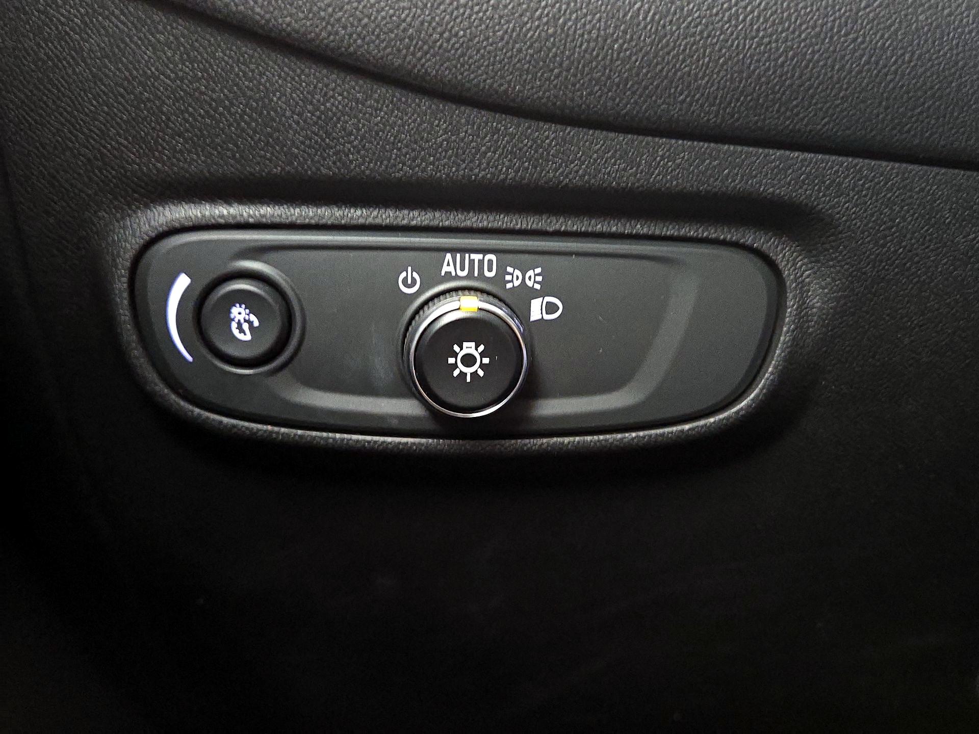 Thumbnail: 2022 Chevrolet Equinox - 13