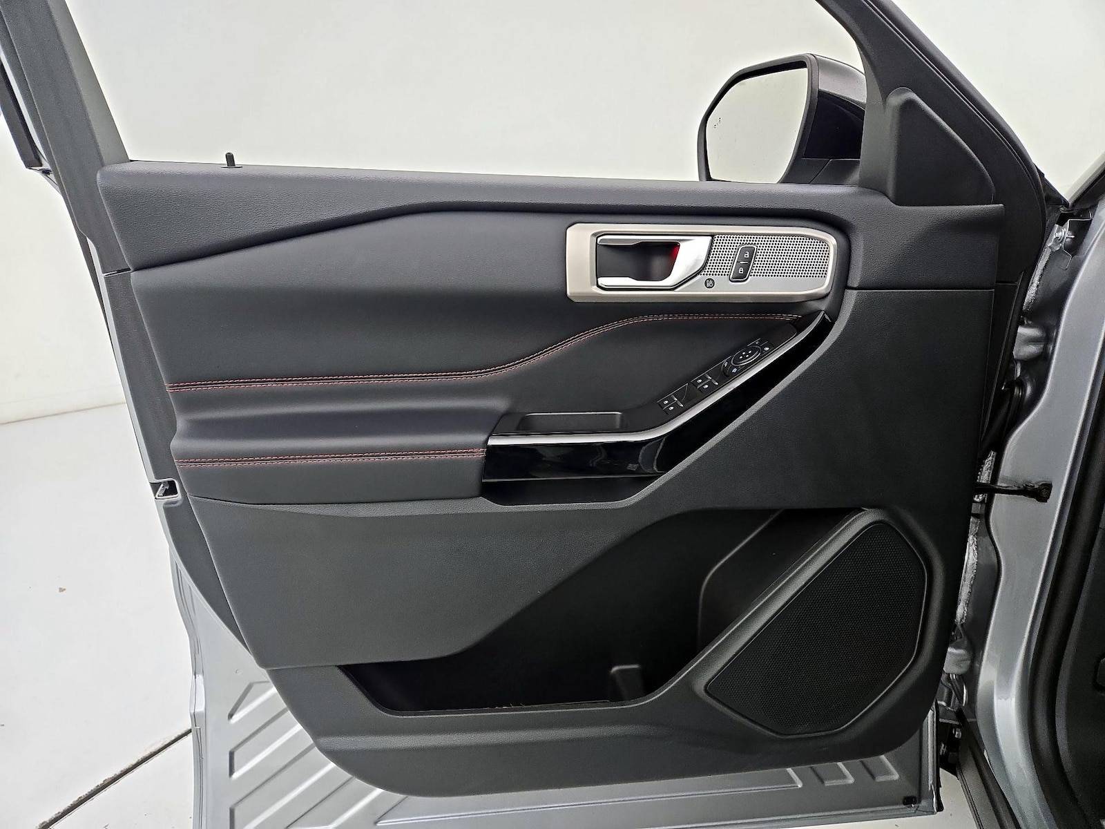 2024 Ford Explorer ST-LINE - Photo 13