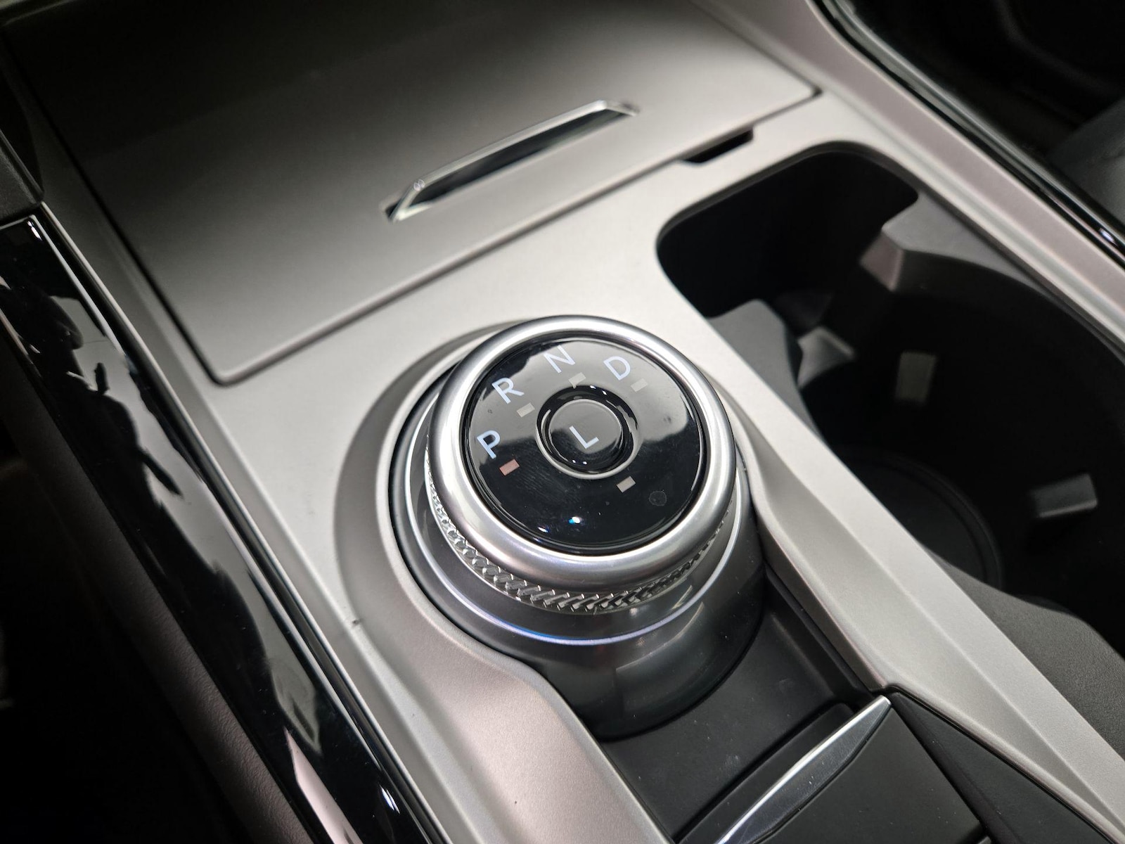 2024 Ford Explorer ST-LINE - Photo 19