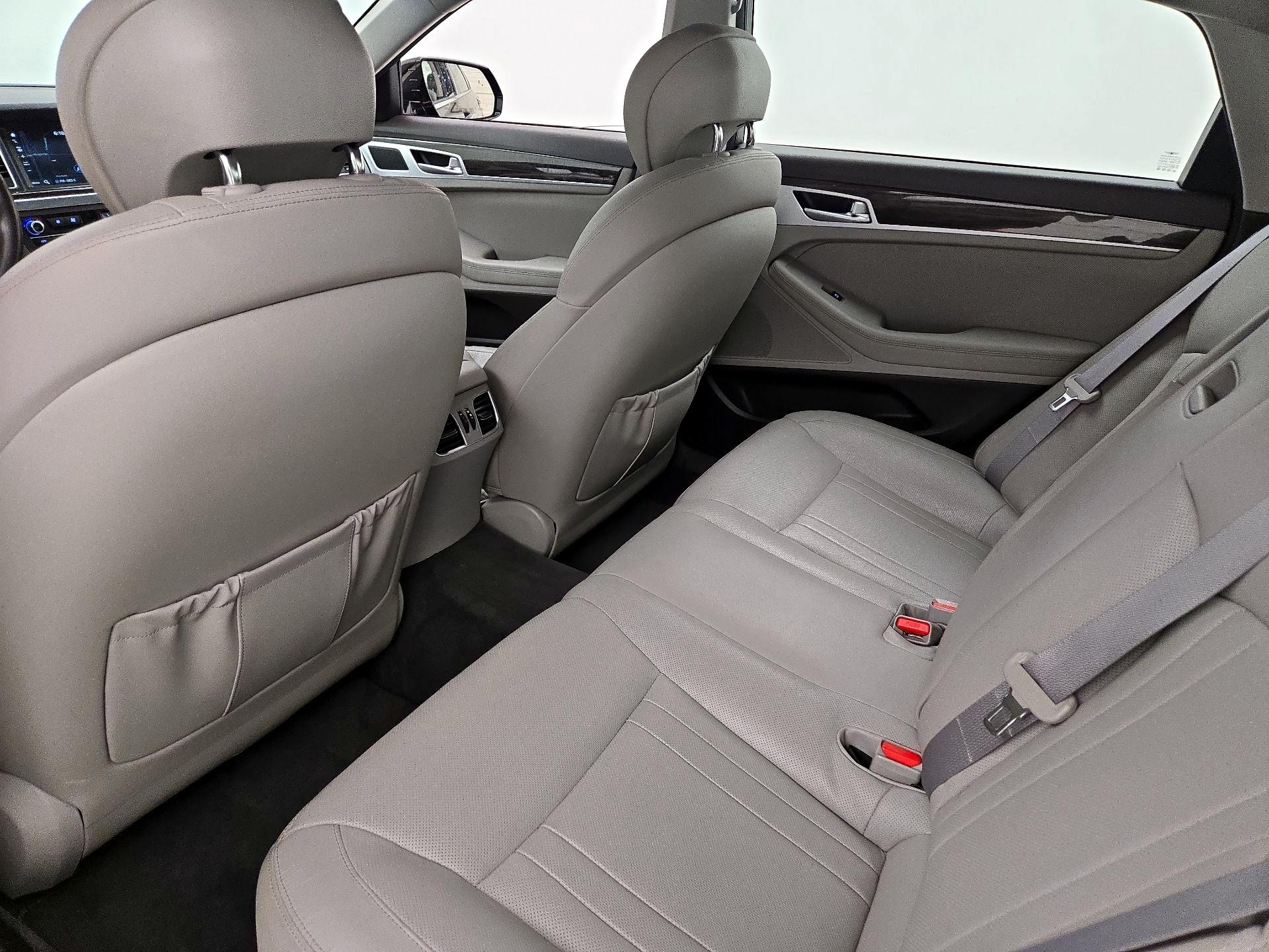 Thumbnail: 2017 Genesis G80 - 20