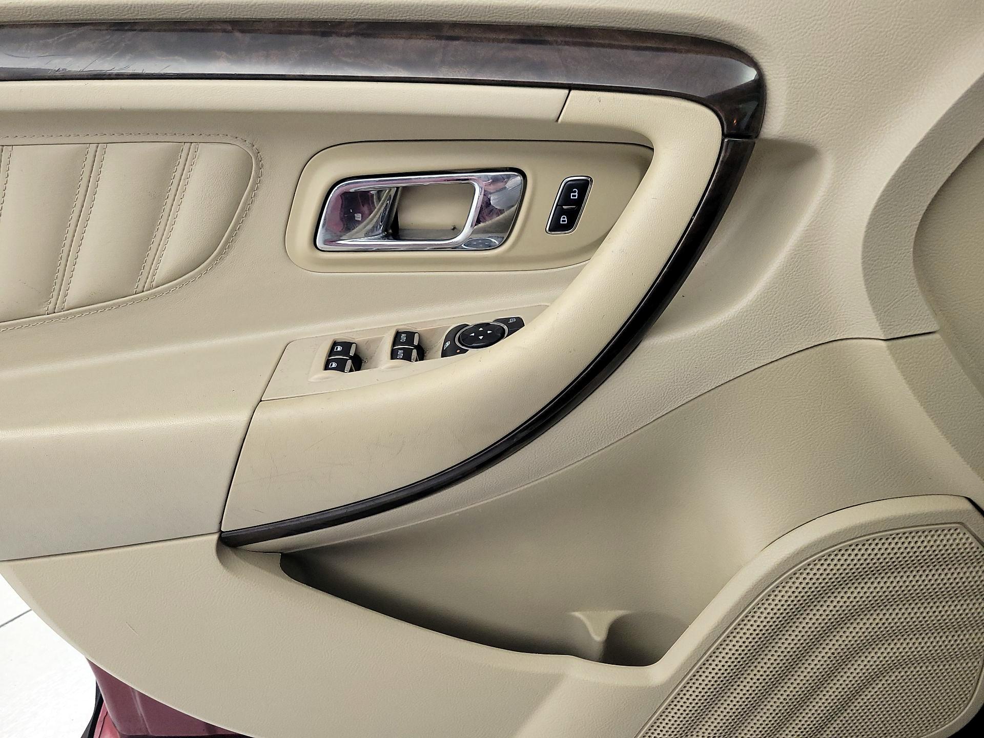 Thumbnail: 2015 Ford Taurus - 12