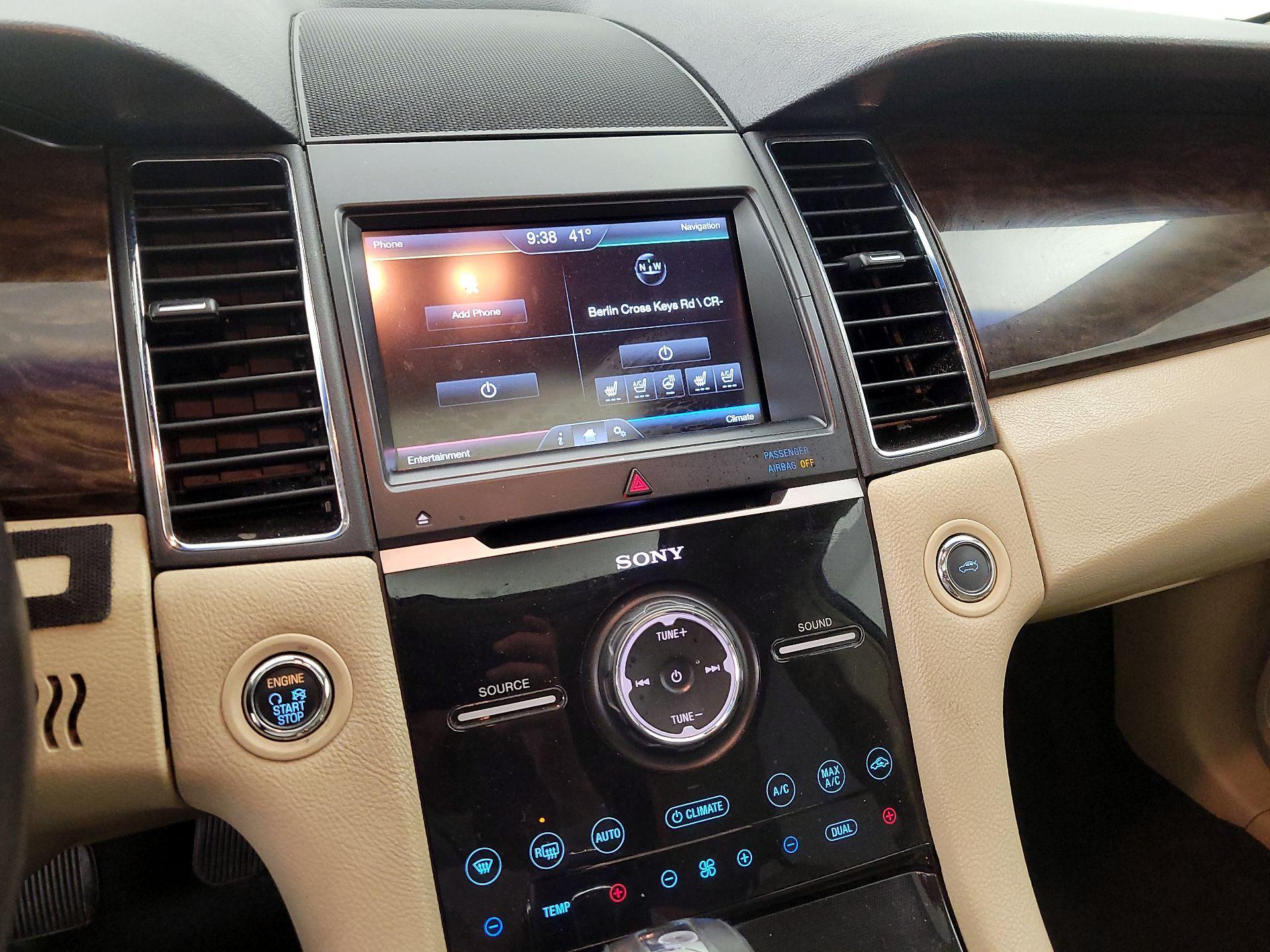 Thumbnail: 2015 Ford Taurus - 17