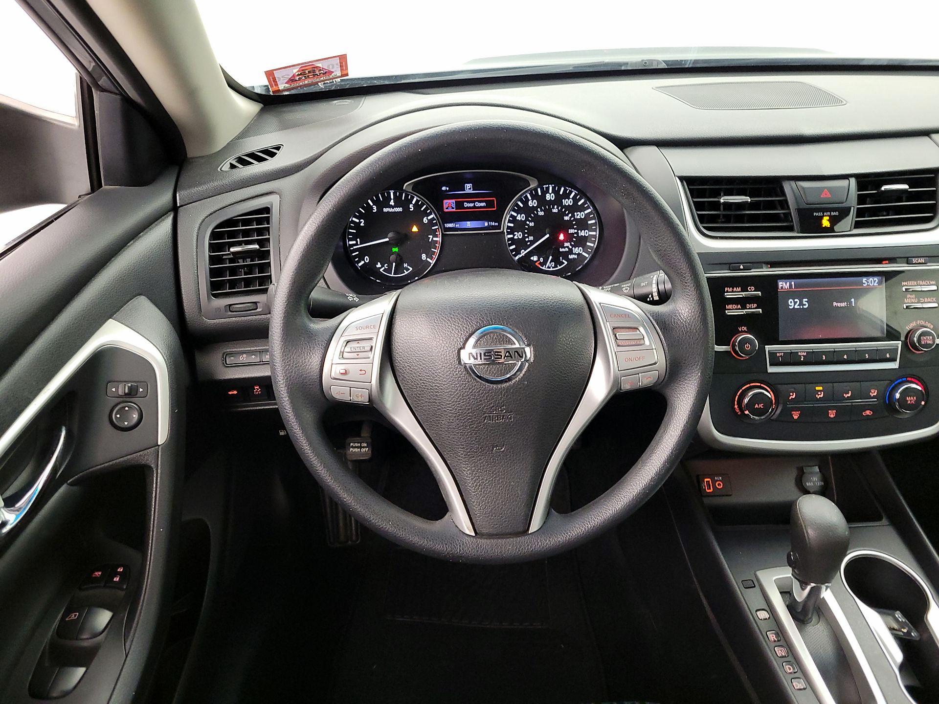 Thumbnail: 2018 Nissan Altima - 10