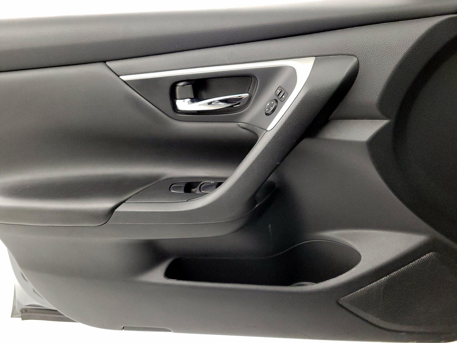 Thumbnail: 2018 Nissan Altima - 12