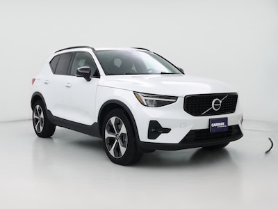 2023 Volvo XC40 B5 Plus Dark Theme