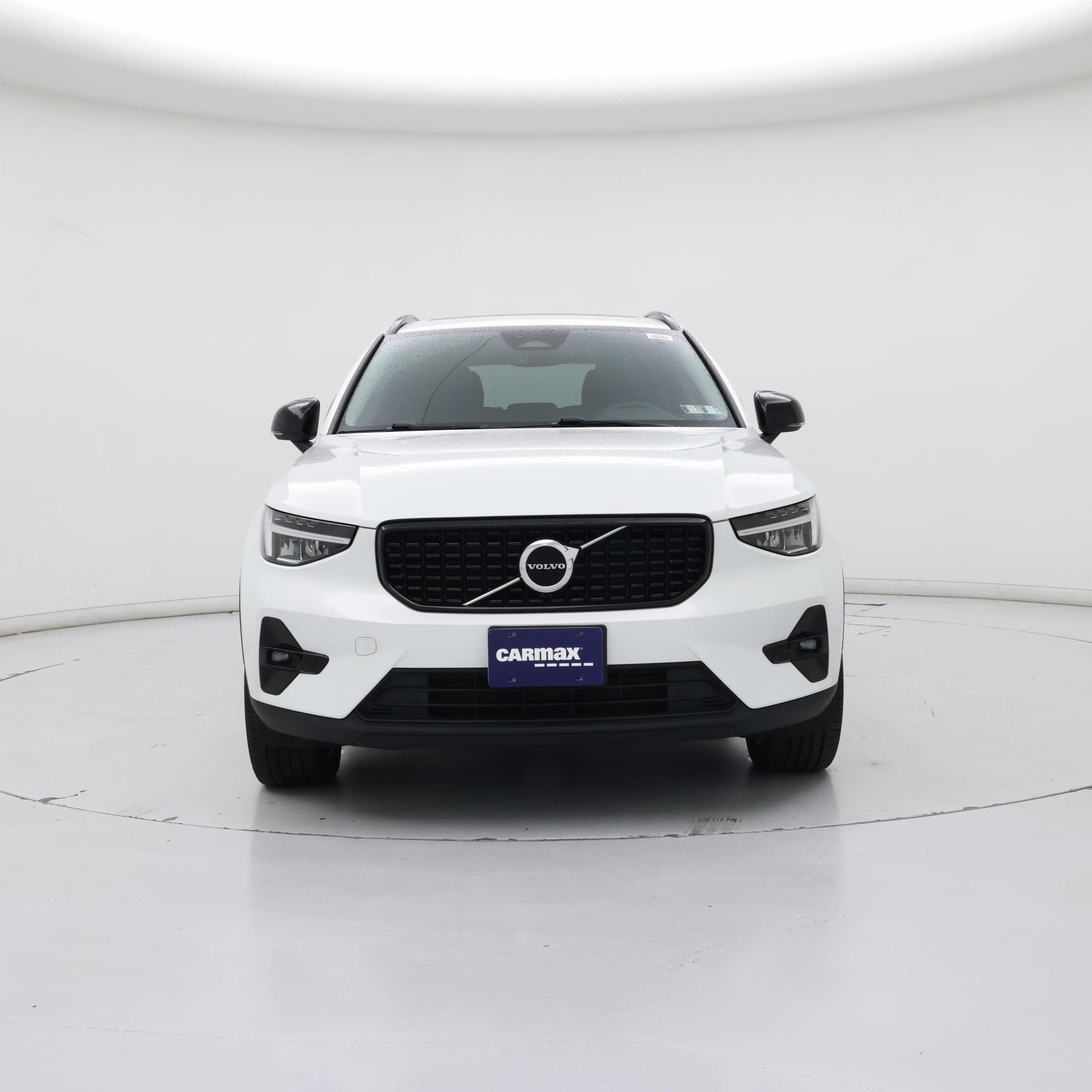 Thumbnail: 2023 Volvo XC40 - 5